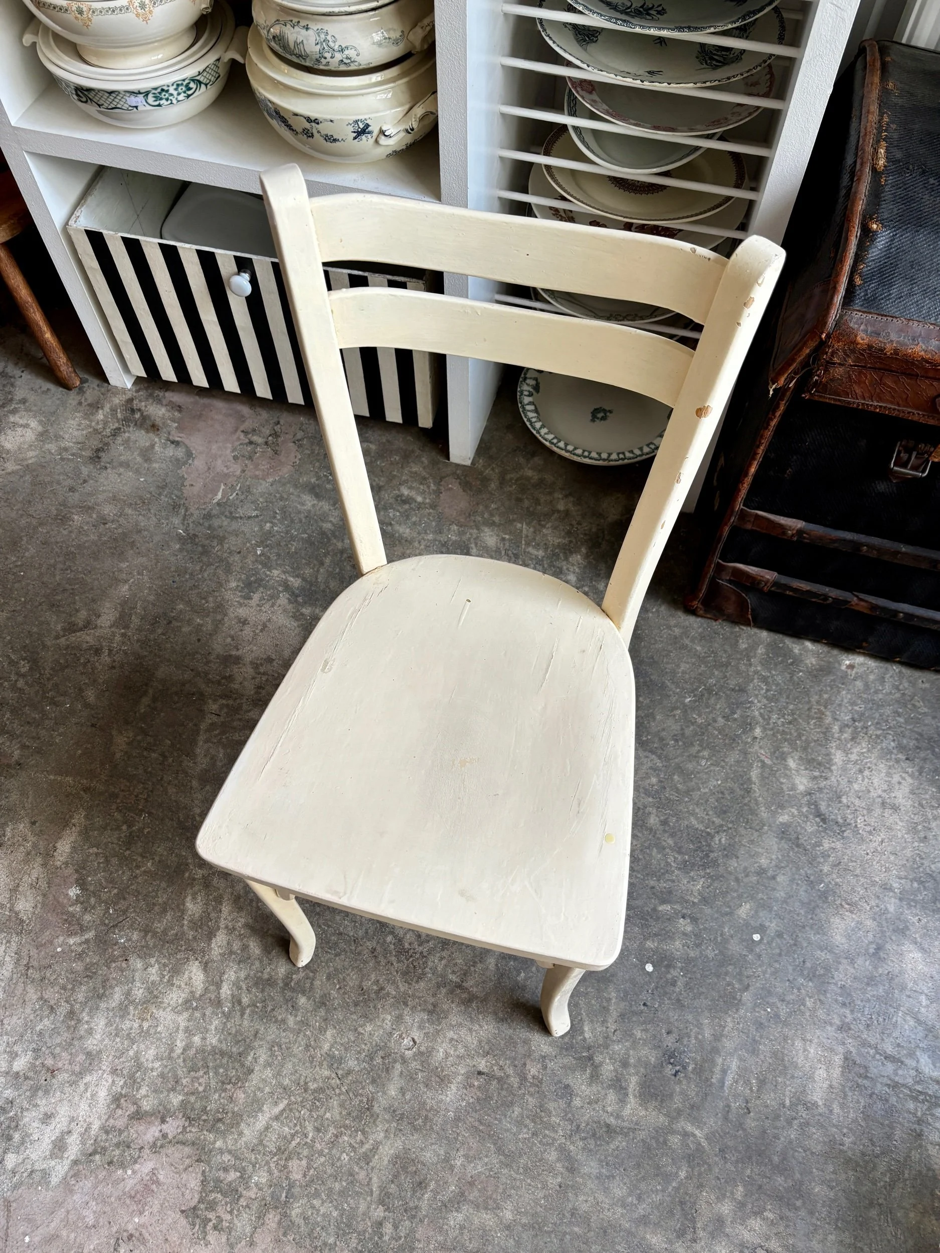 chaise-bistrot-bois-beige-assise-vintage-axs-design-paris-france-1