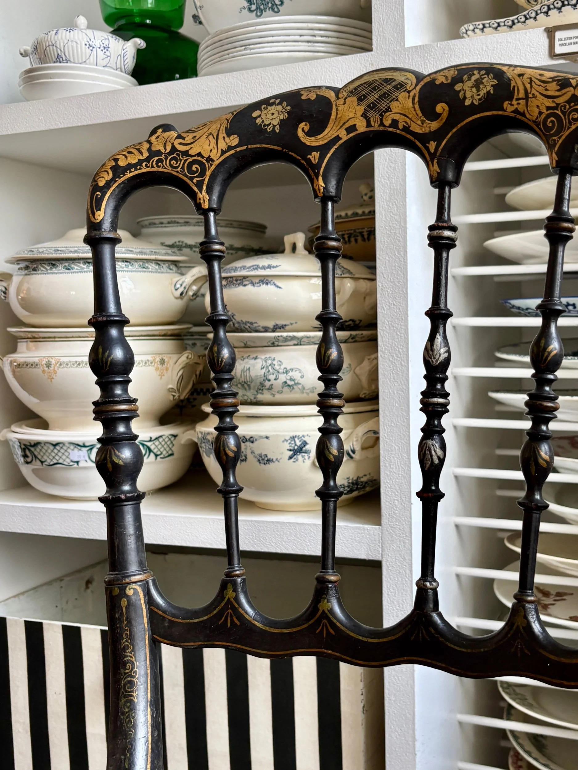 chaise-napoleon-iii-bois-noir-dore-cannage-assise-vintage-axs-design-paris-france