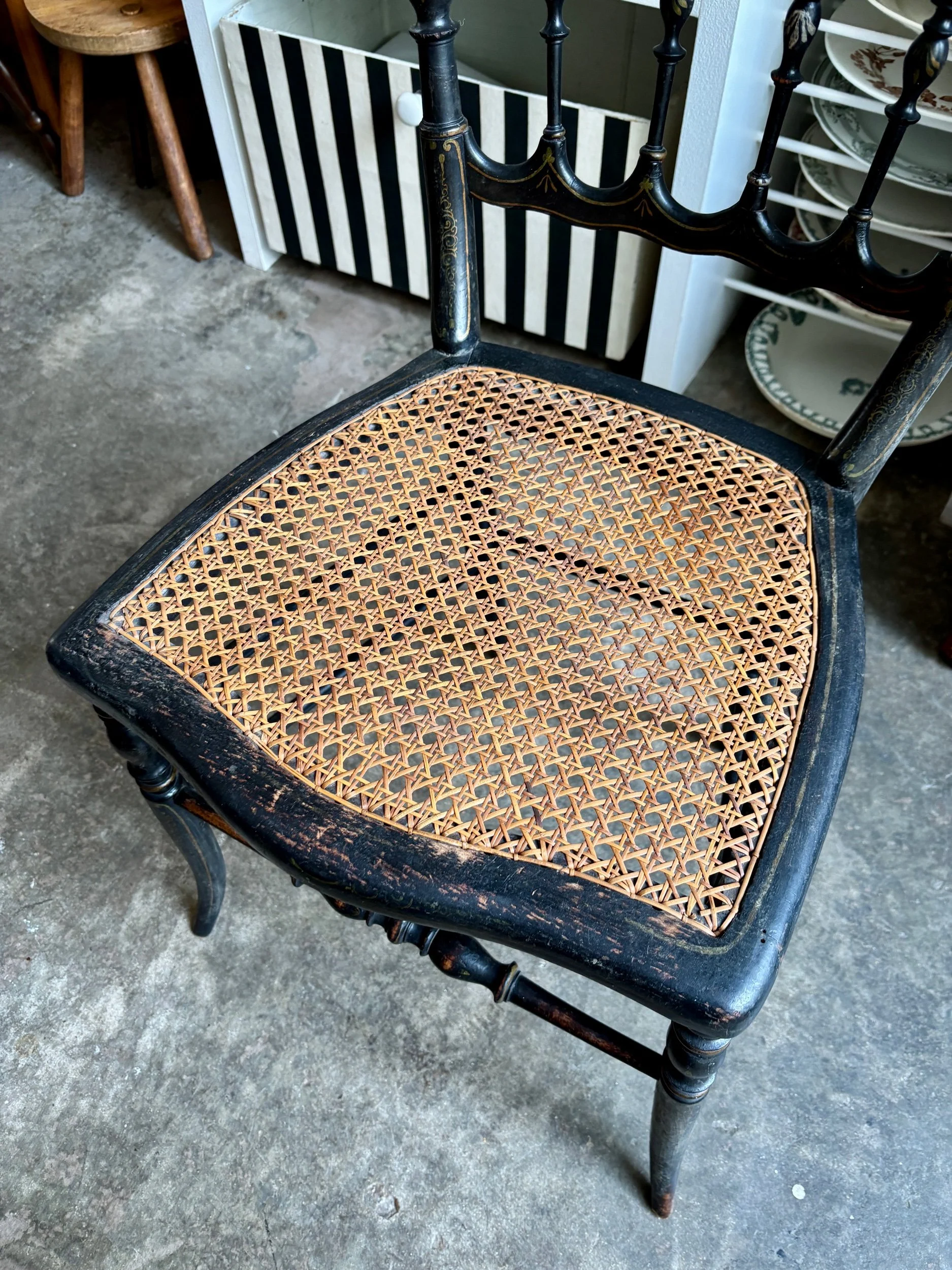 chaise-napoleon-iii-bois-noir-dore-cannage-assise-vintage-axs-design-paris-france