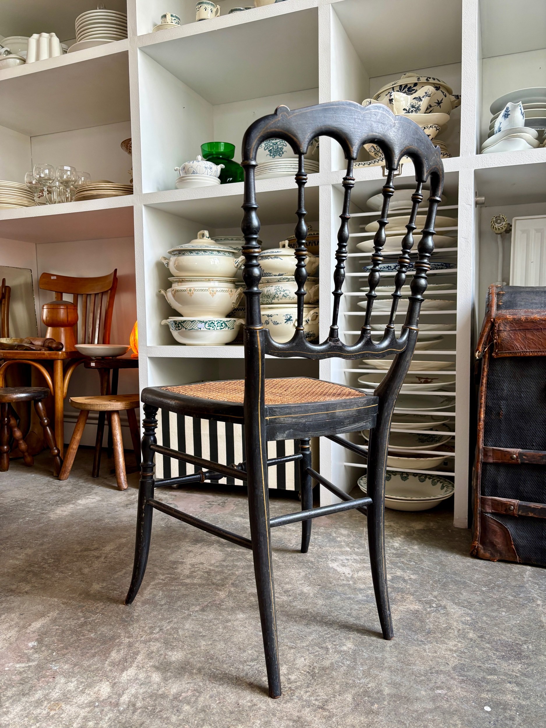 chaise-napoleon-iii-bois-noir-dore-cannage-assise-vintage-axs-design-paris-france