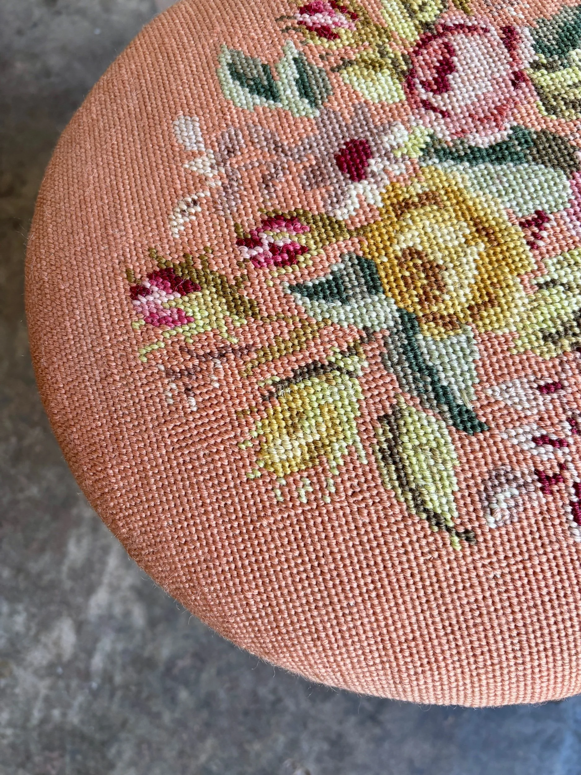 tabouret-piano-bois-coton-rose-fleurs-assise-vintage-axs-design-paris-france