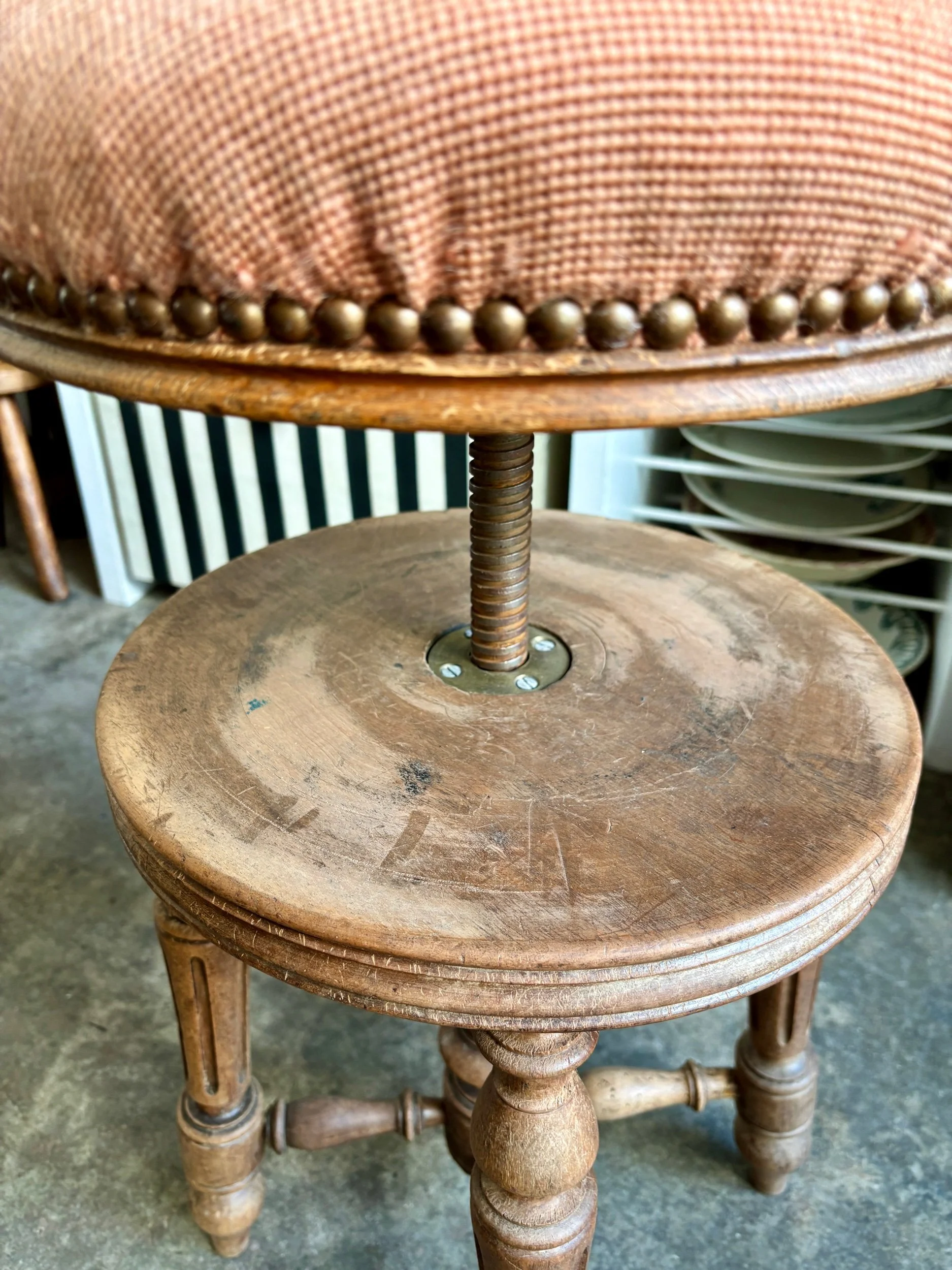 tabouret-piano-bois-coton-rose-fleurs-assise-vintage-axs-design-paris-france