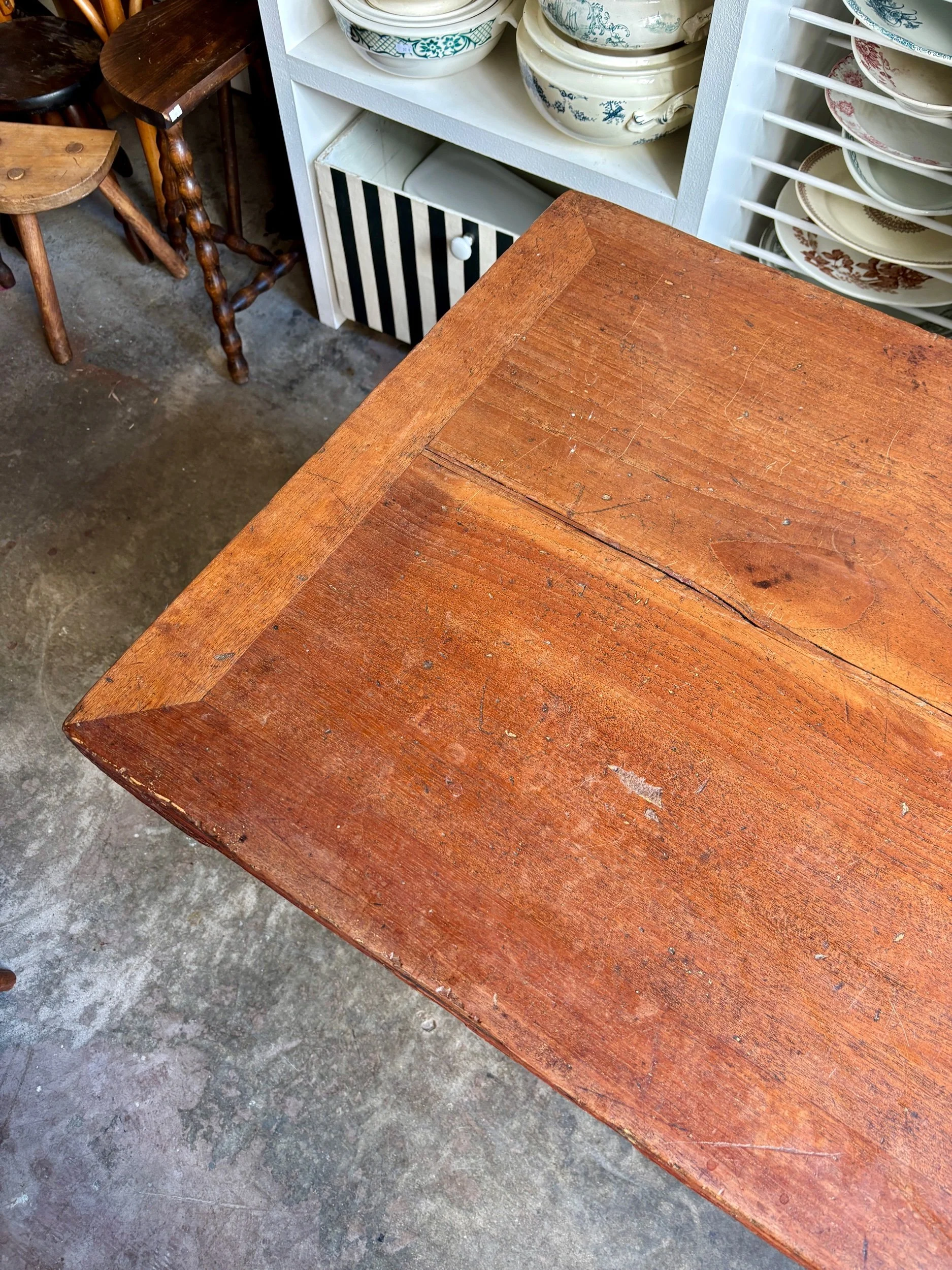 table-bistrot-bureau-bois-fonce-vintage-axs-design-paris-france