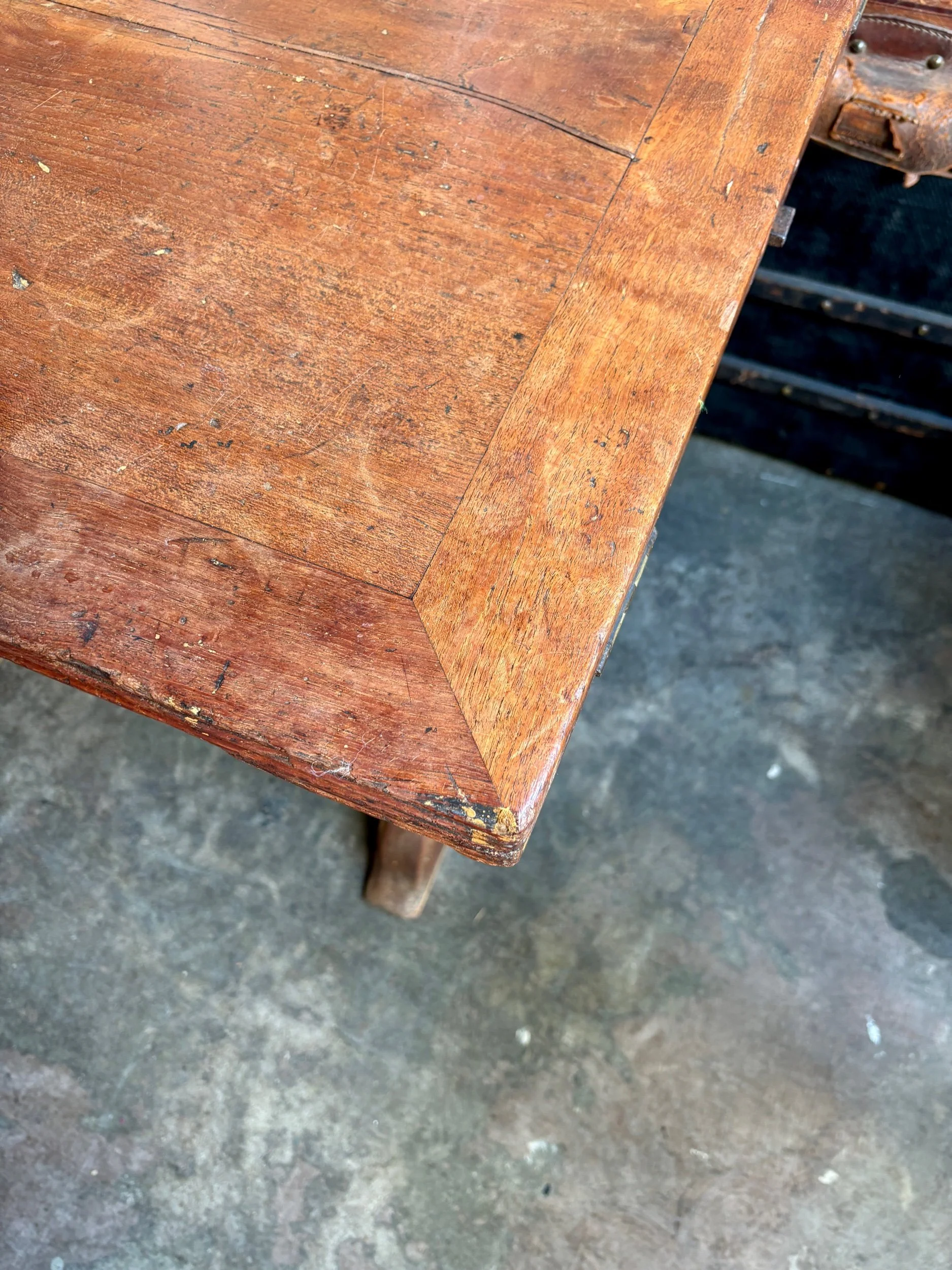 table-bistrot-bureau-bois-fonce-vintage-axs-design-paris-france