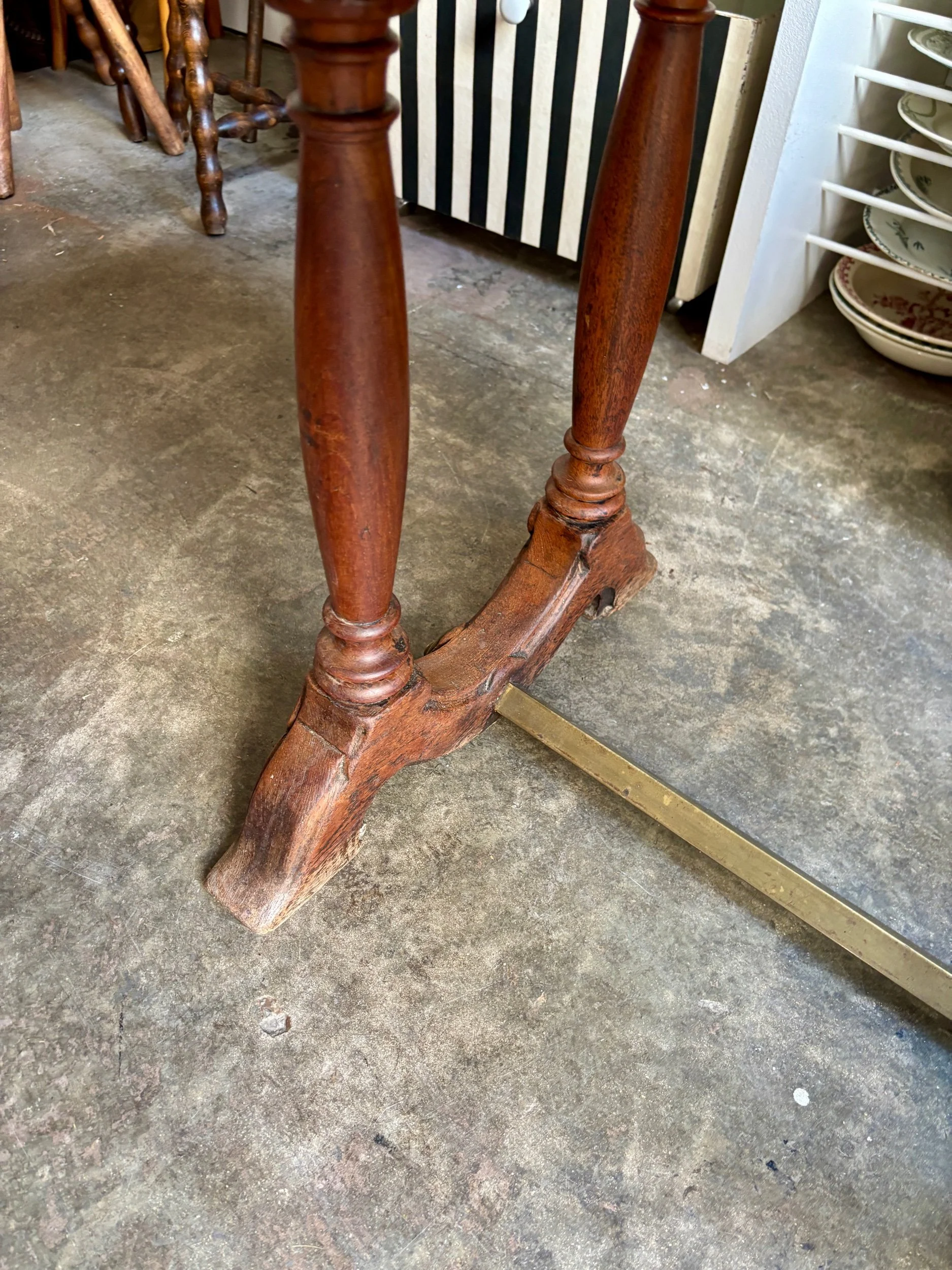 table-bistrot-bureau-bois-fonce-vintage-axs-design-paris-france