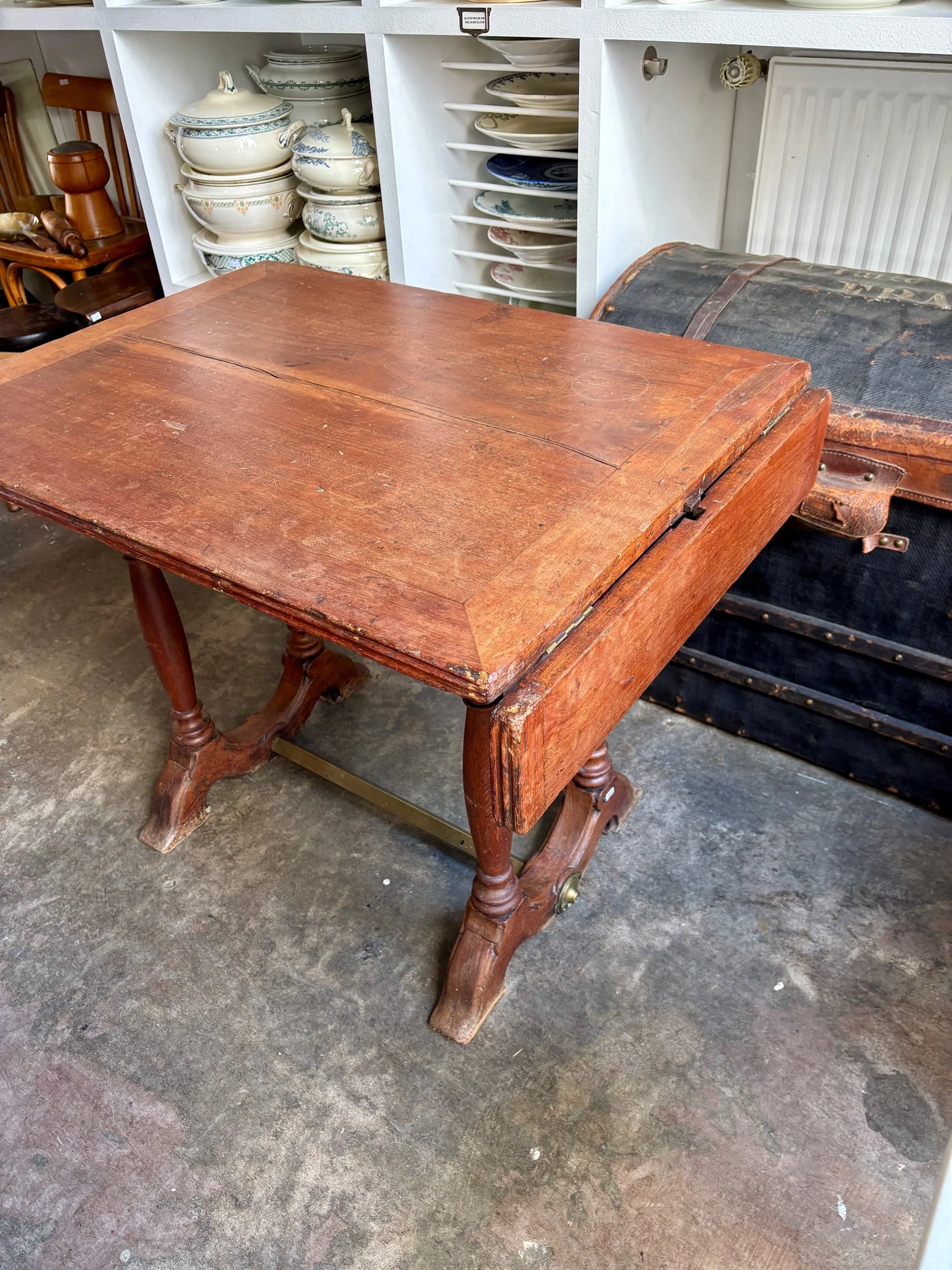 table-bistrot-bureau-bois-fonce-vintage-axs-design-paris-france