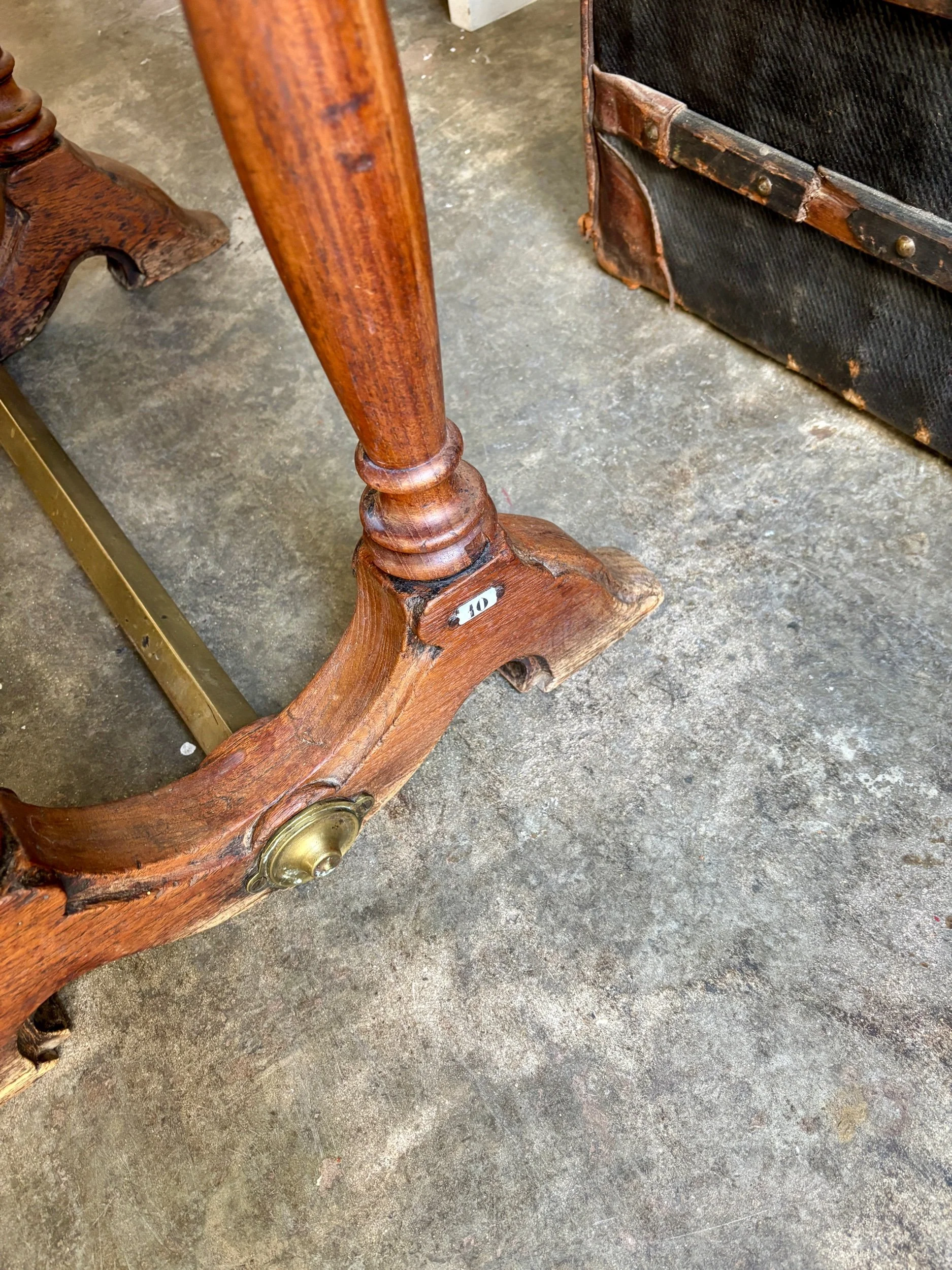 table-bistrot-bureau-bois-fonce-vintage-axs-design-paris-france