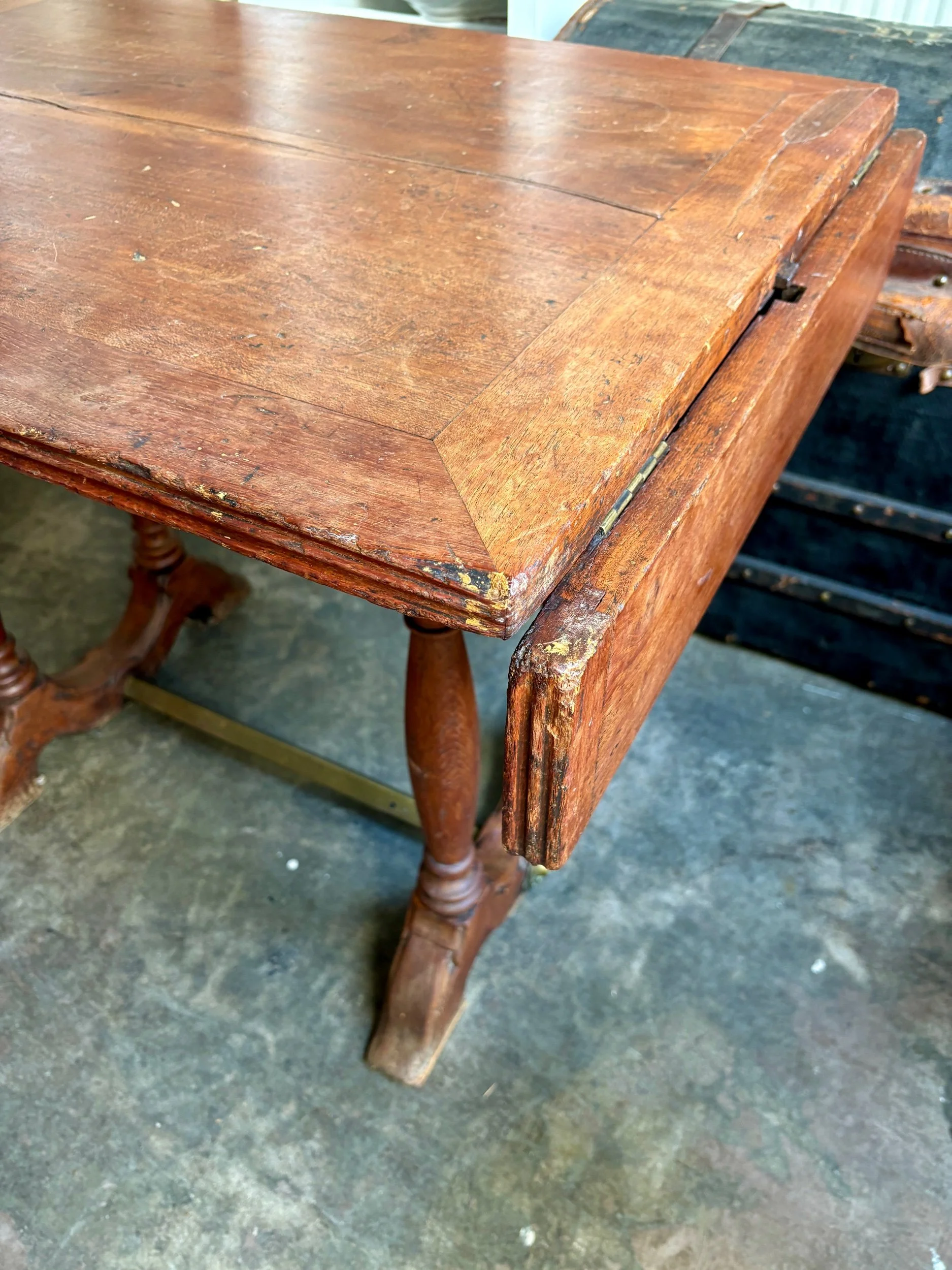 table-bistrot-bureau-bois-fonce-vintage-axs-design-paris-france