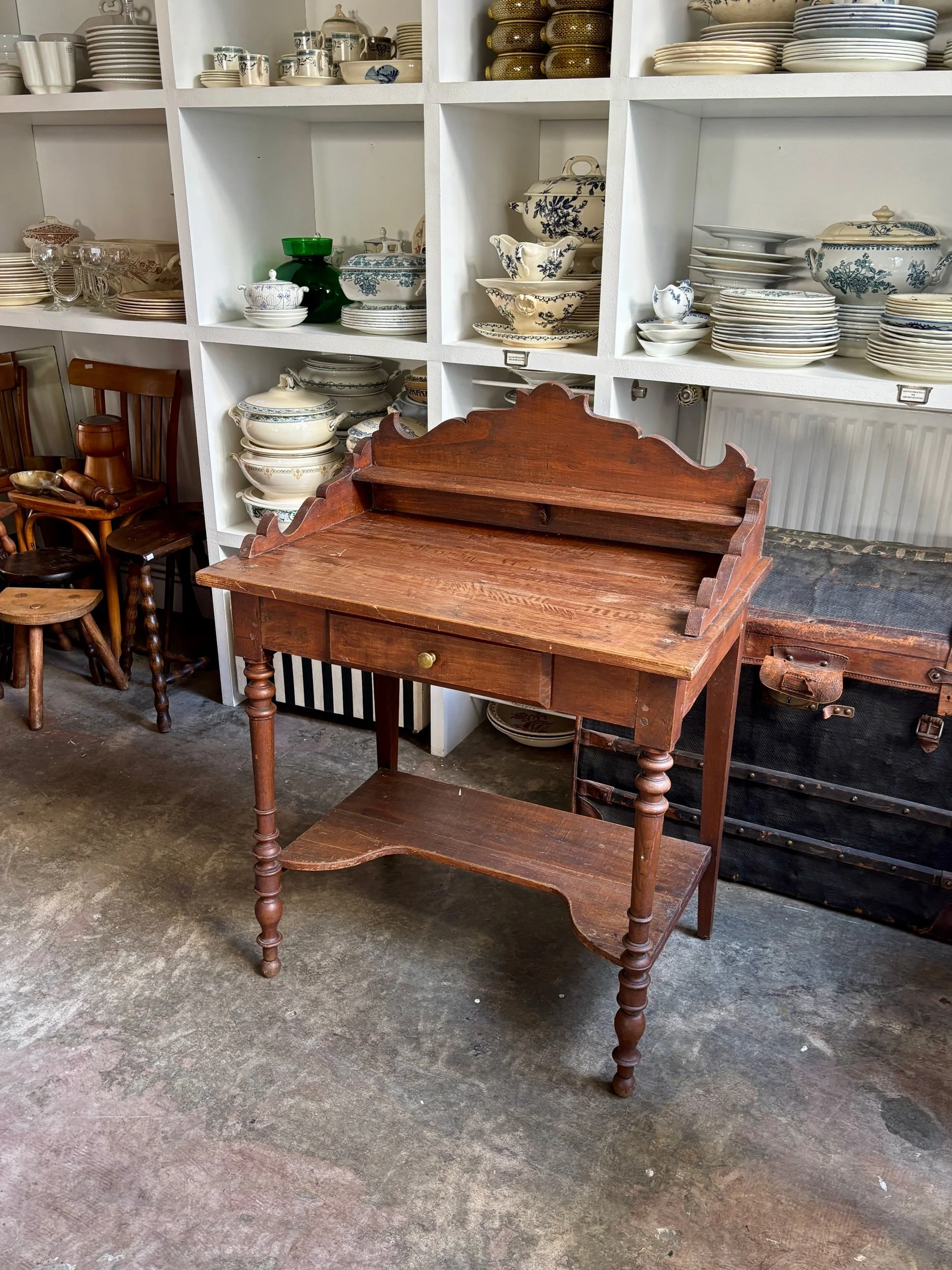 coiffeuse-meuble-toilette-bois-fonce-table-appoint-vintage-axs-design-paris-france