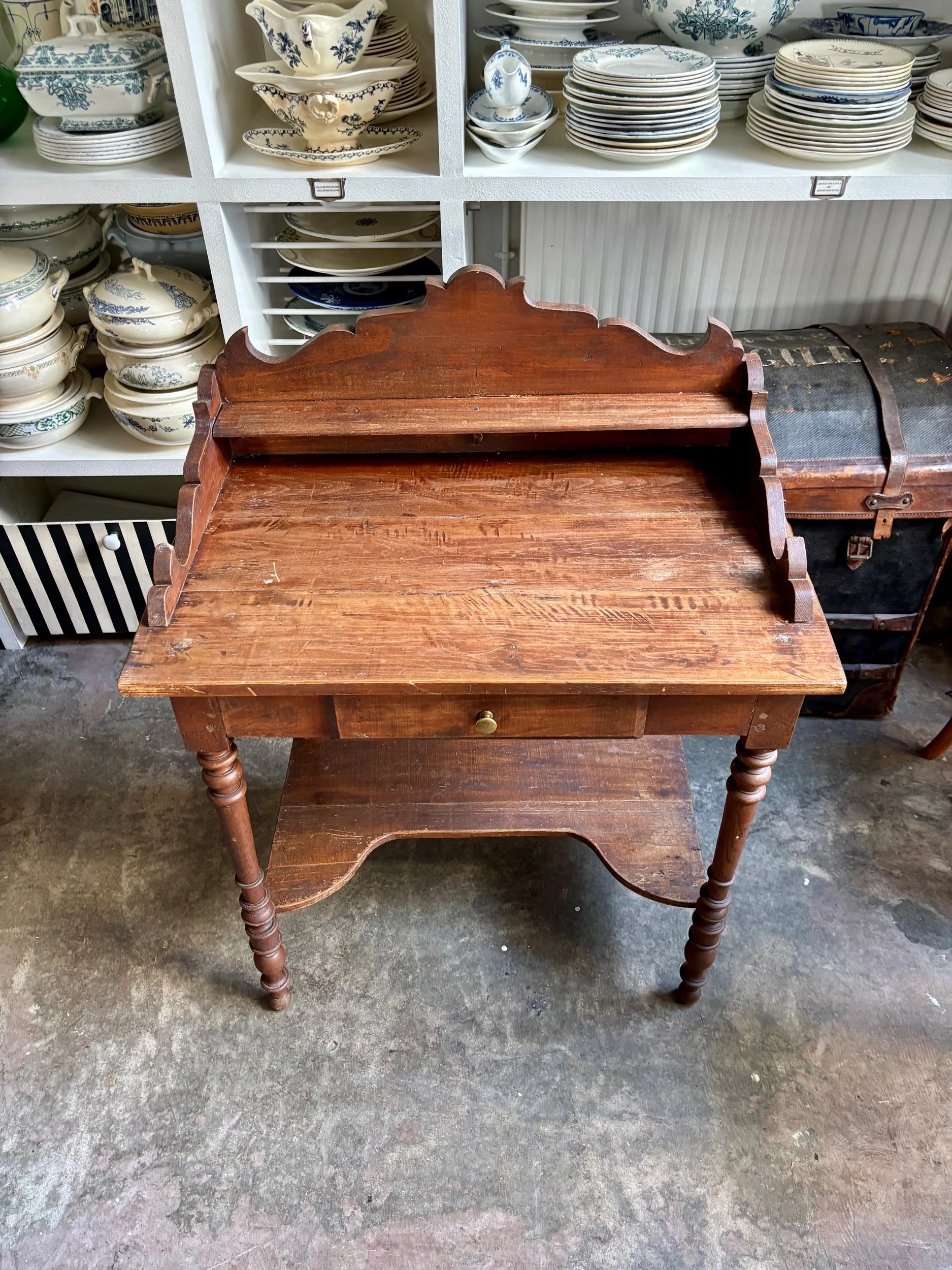 coiffeuse-meuble-toilette-bois-fonce-table-appoint-vintage-axs-design-paris-france