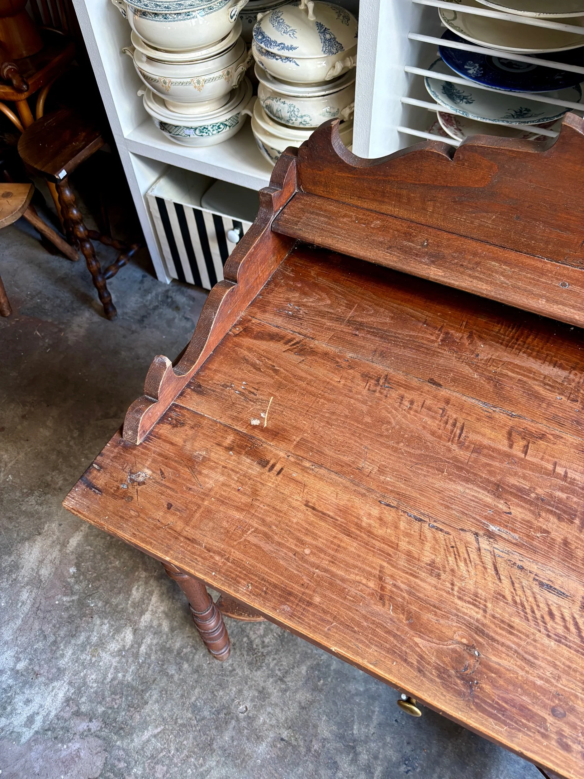 coiffeuse-meuble-toilette-bois-fonce-table-appoint-vintage-axs-design-paris-france