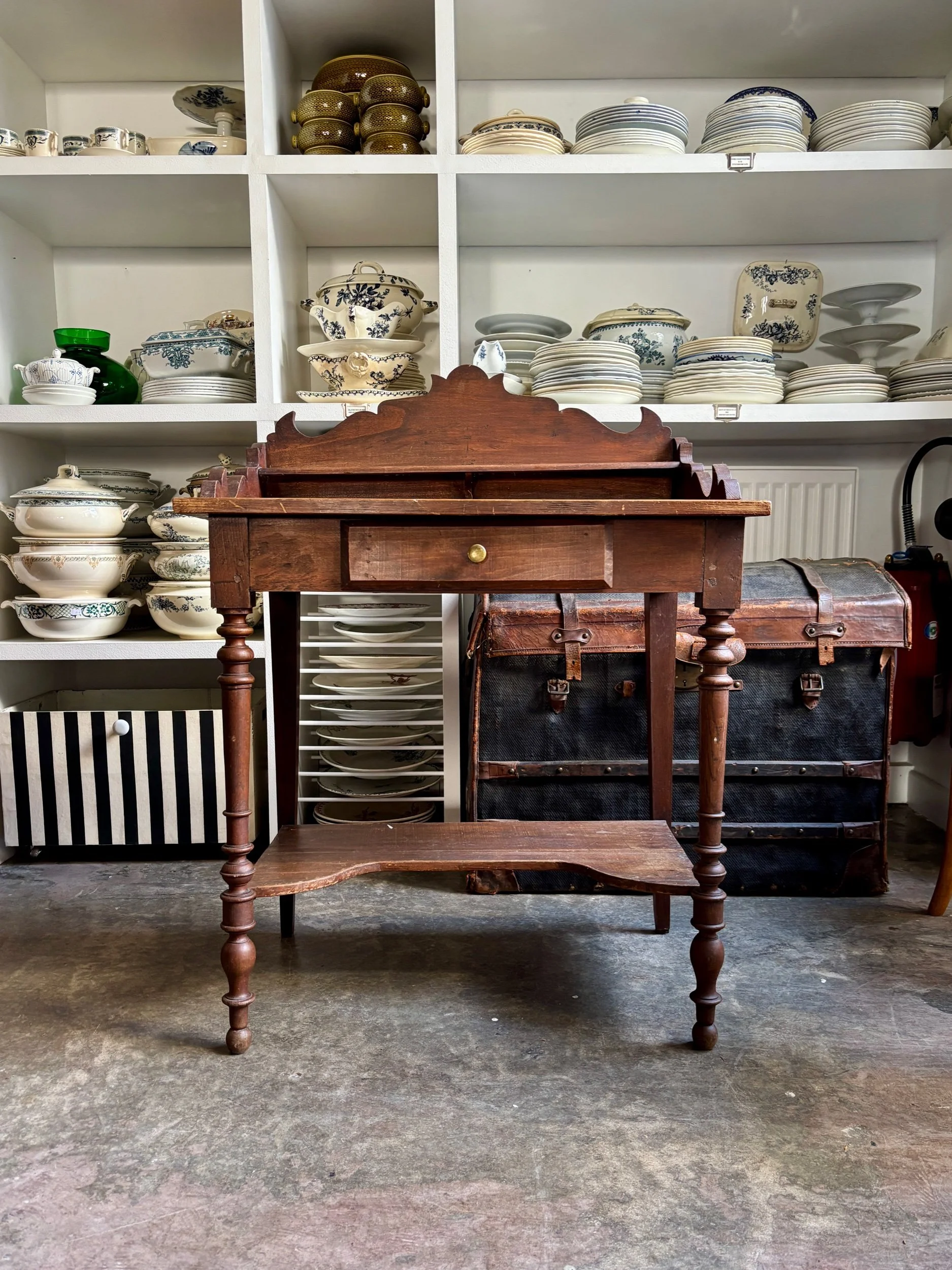 coiffeuse-meuble-toilette-bois-fonce-table-appoint-vintage-axs-design-paris-france