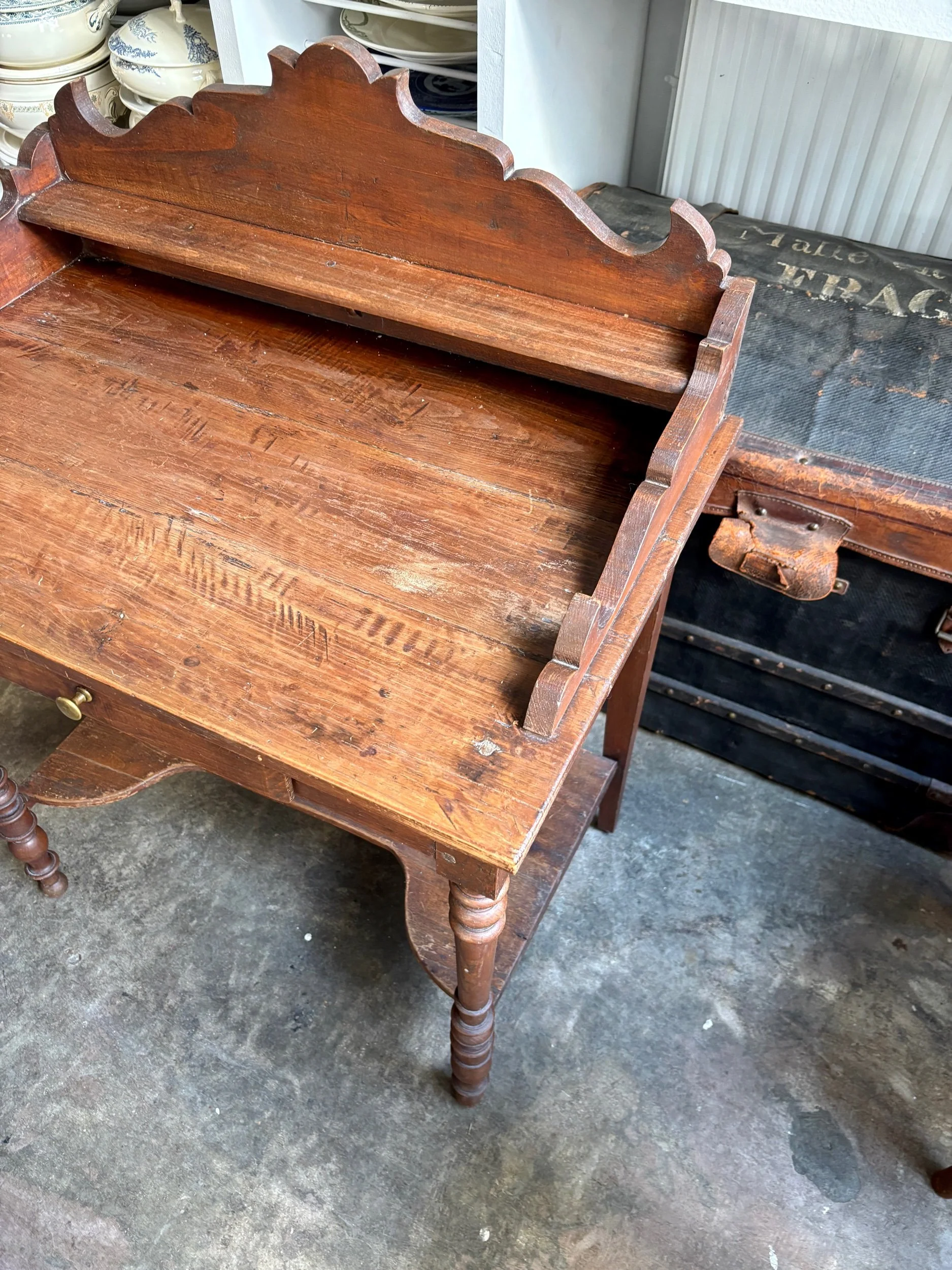 coiffeuse-meuble-toilette-bois-fonce-table-appoint-vintage-axs-design-paris-france