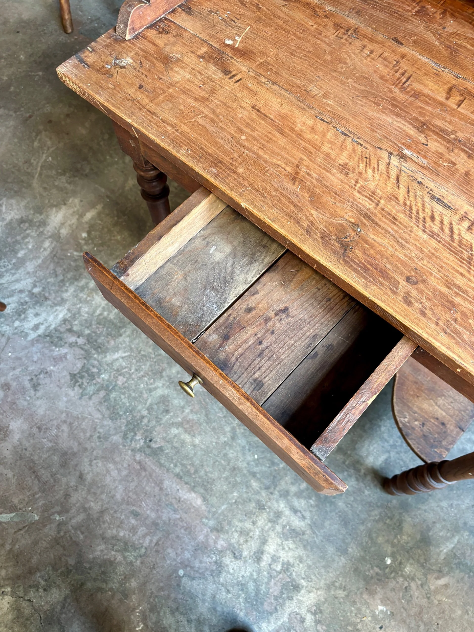 coiffeuse-meuble-toilette-bois-fonce-table-appoint-vintage-axs-design-paris-france