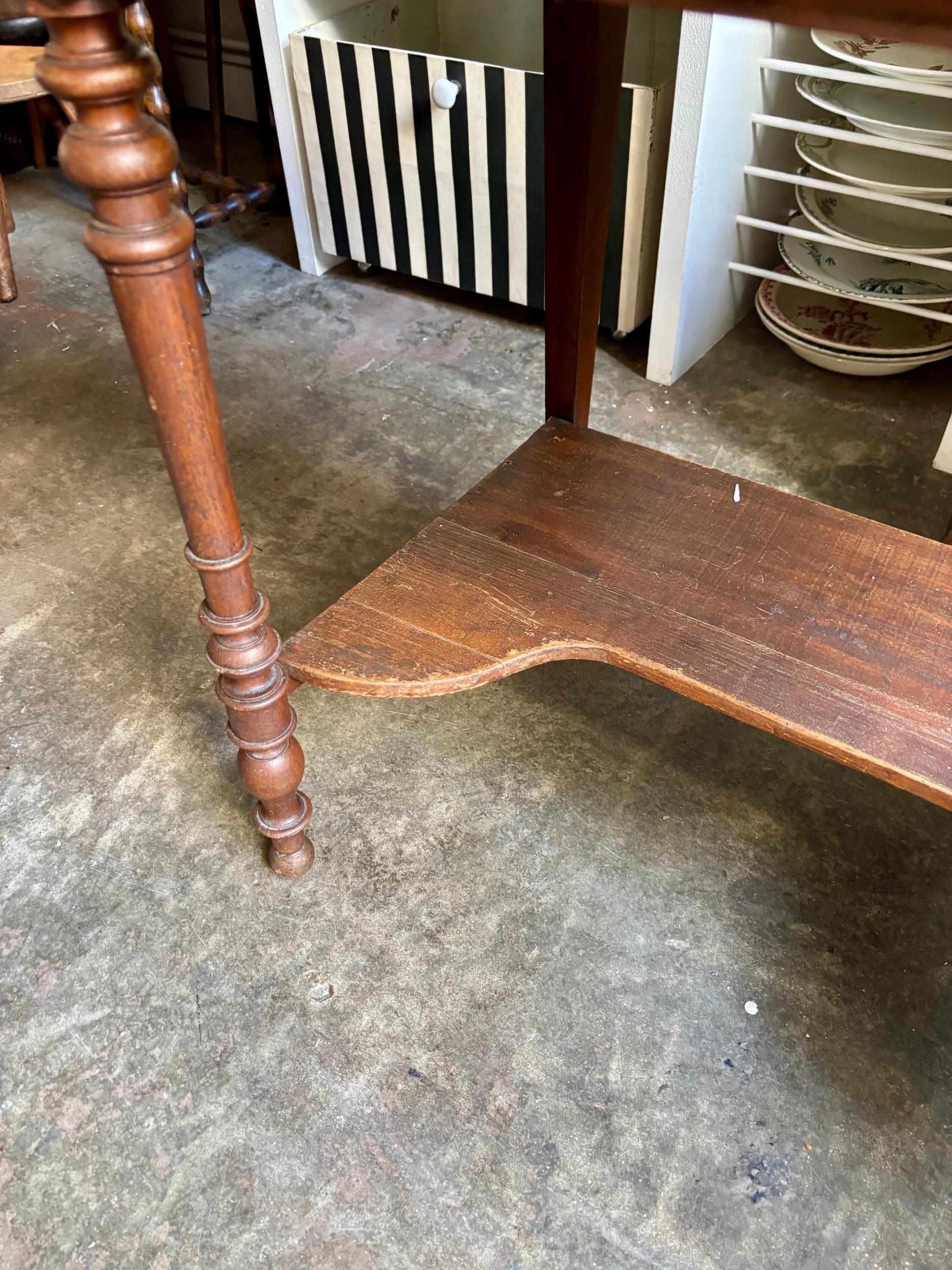 coiffeuse-meuble-toilette-bois-fonce-table-appoint-vintage-axs-design-paris-france