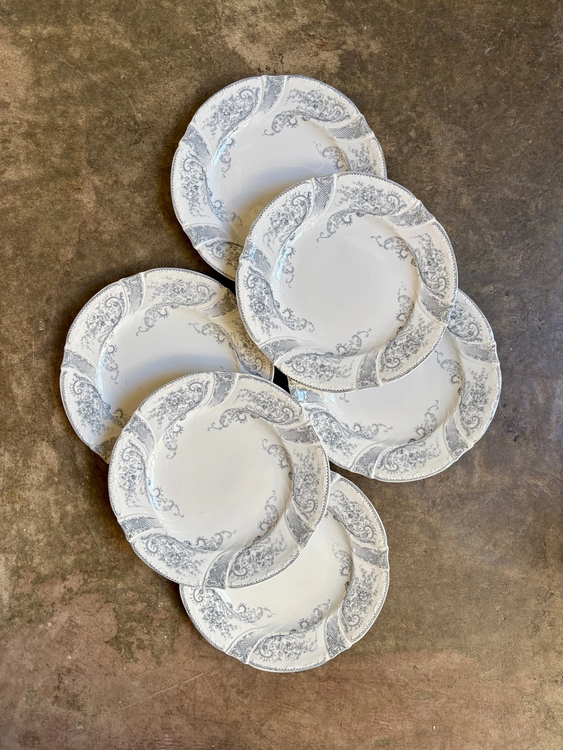 assiettes-plates-longwy-saint-cloud-terre-fer-blanc-vaisselle-vintage-axs-design-paris-france