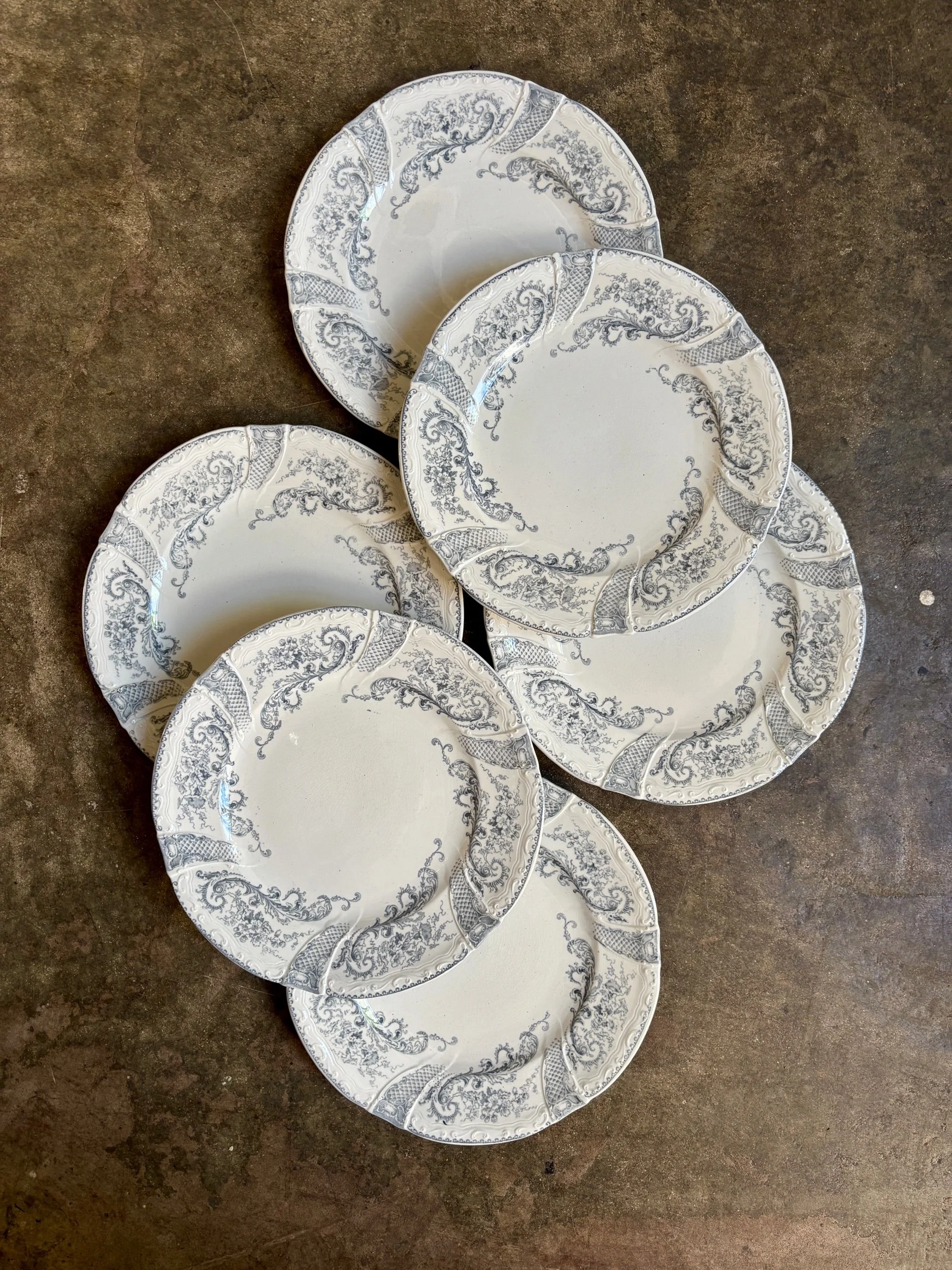 assiettes-dessert-longwy-saint-cloud-terre-fer-blanc-vaisselle-vintage-axs-design-paris-france