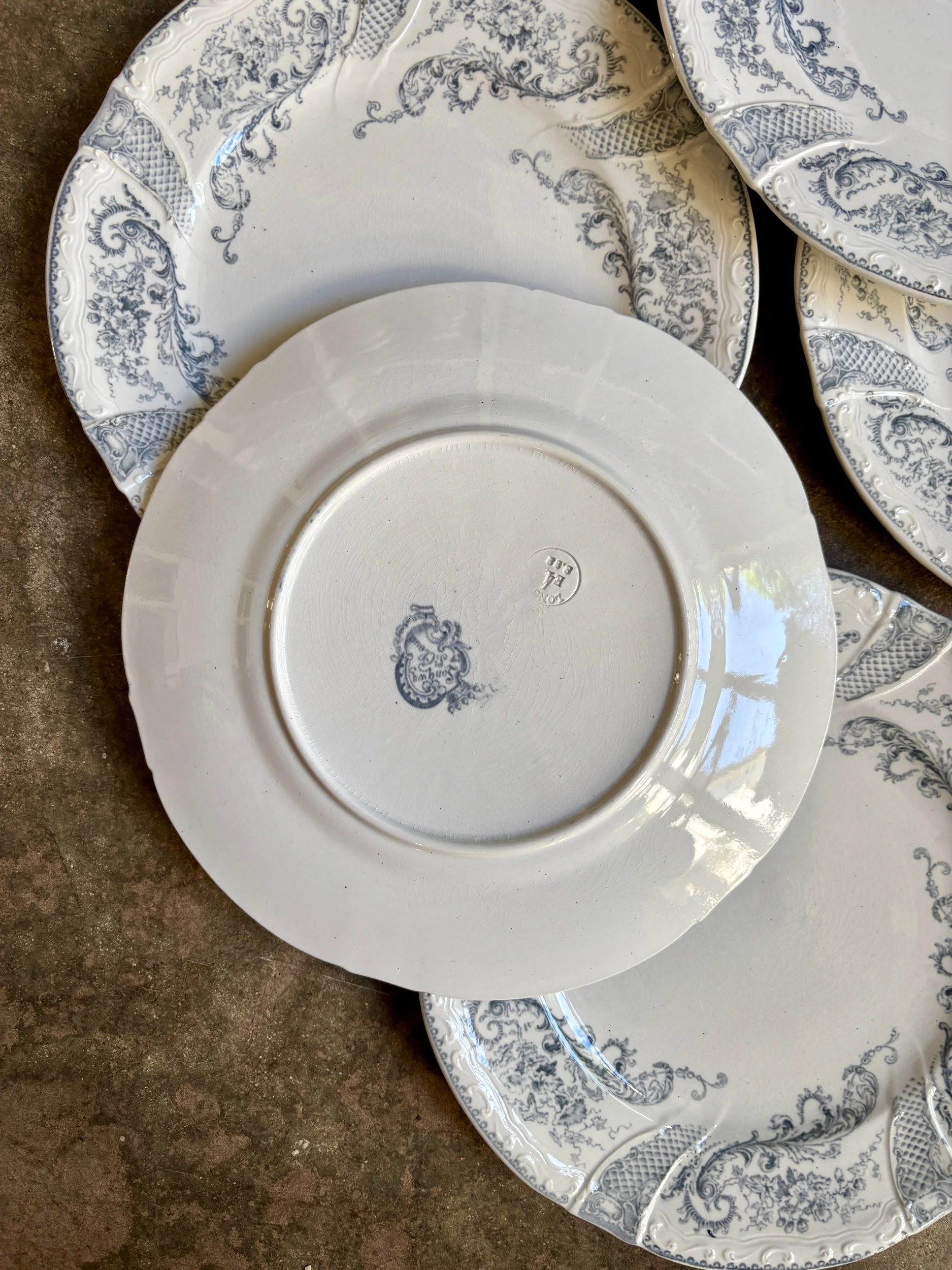 assiettes-dessert-longwy-saint-cloud-terre-fer-blanc-vaisselle-vintage-axs-design-paris-france