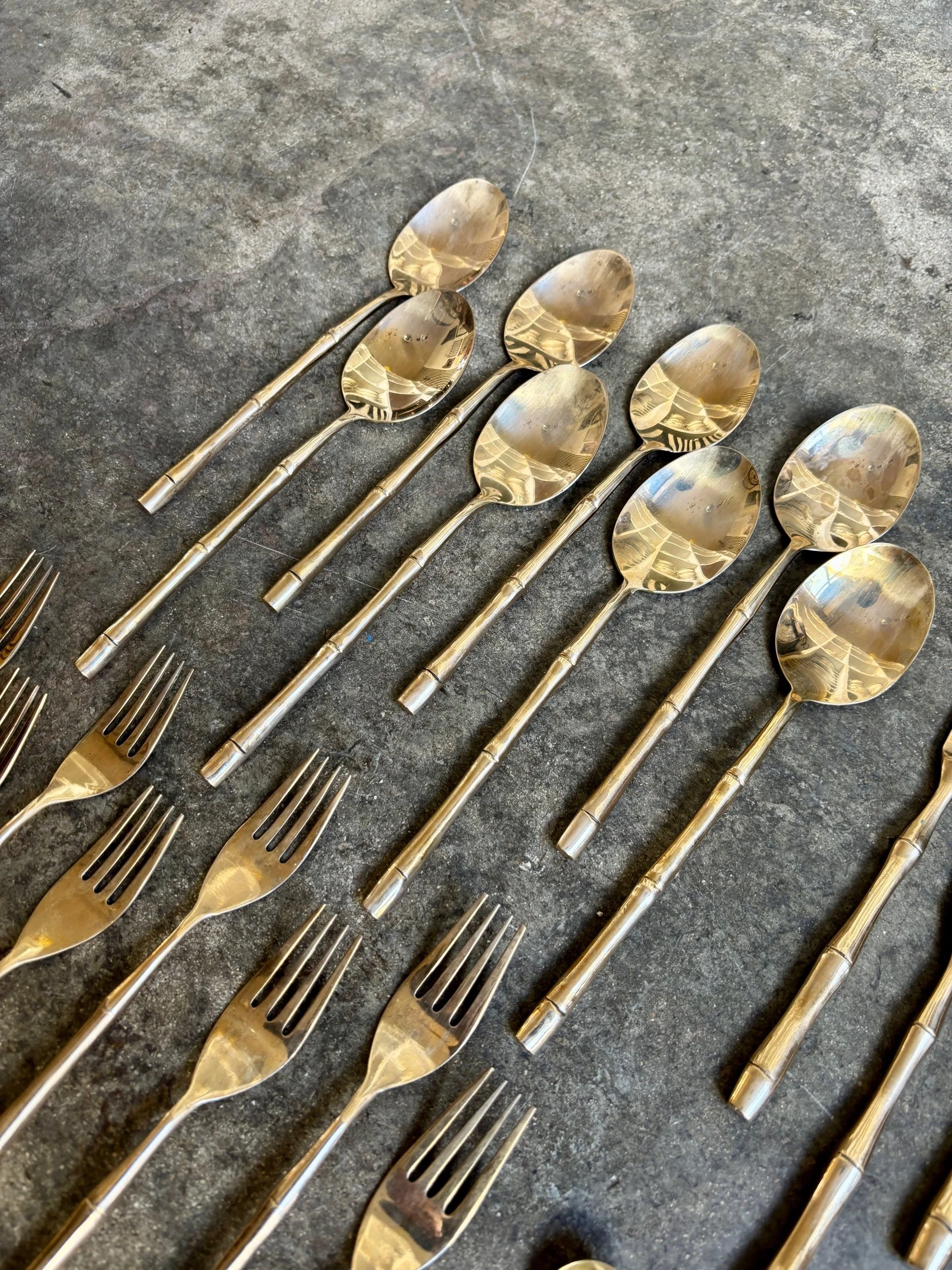 couverts-fourchette-couteau-cuillere-bambou-dore-vintage-axs-design-paris-france