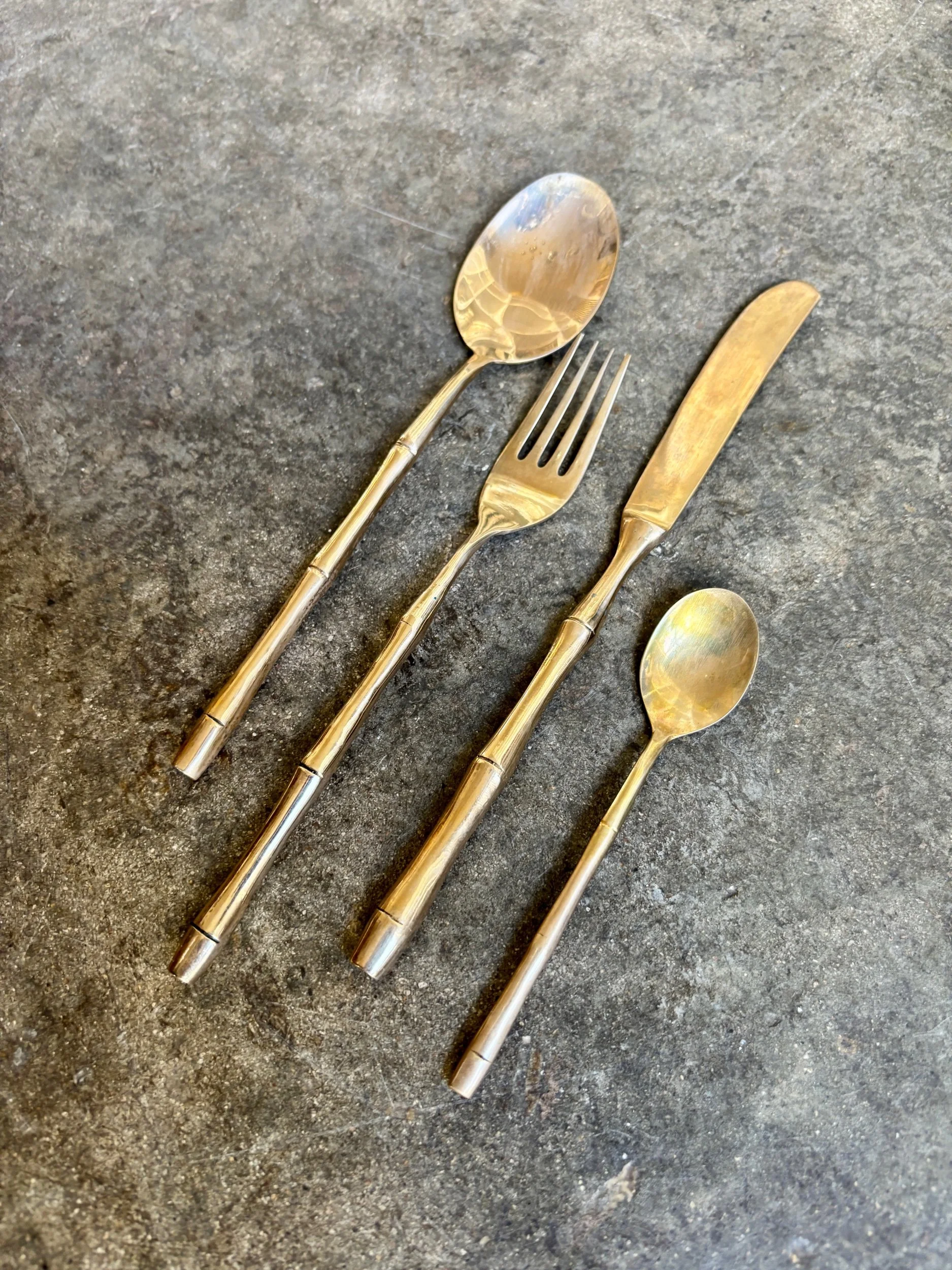 couverts-fourchette-couteau-cuillere-bambou-dore-vintage-axs-design-paris-france