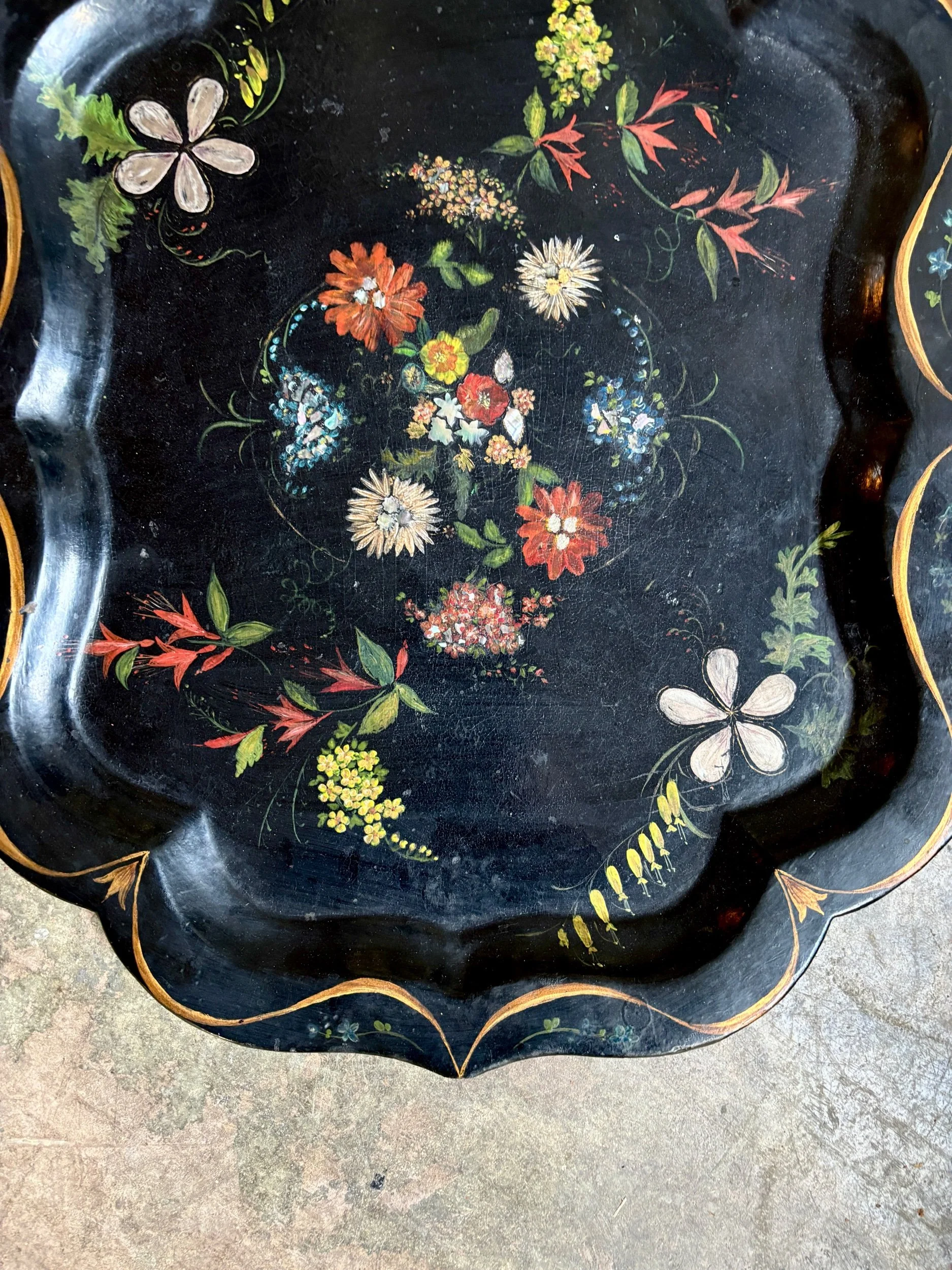 plateau-papier-mache-noir-nacre-napoleon-iii-decoration-vintage-axs-design-paris-france