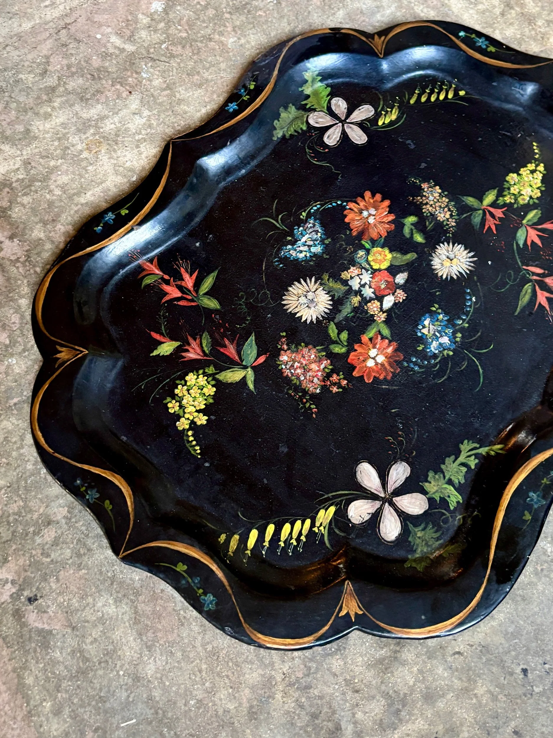 plateau-papier-mache-noir-nacre-napoleon-iii-decoration-vintage-axs-design-paris-france