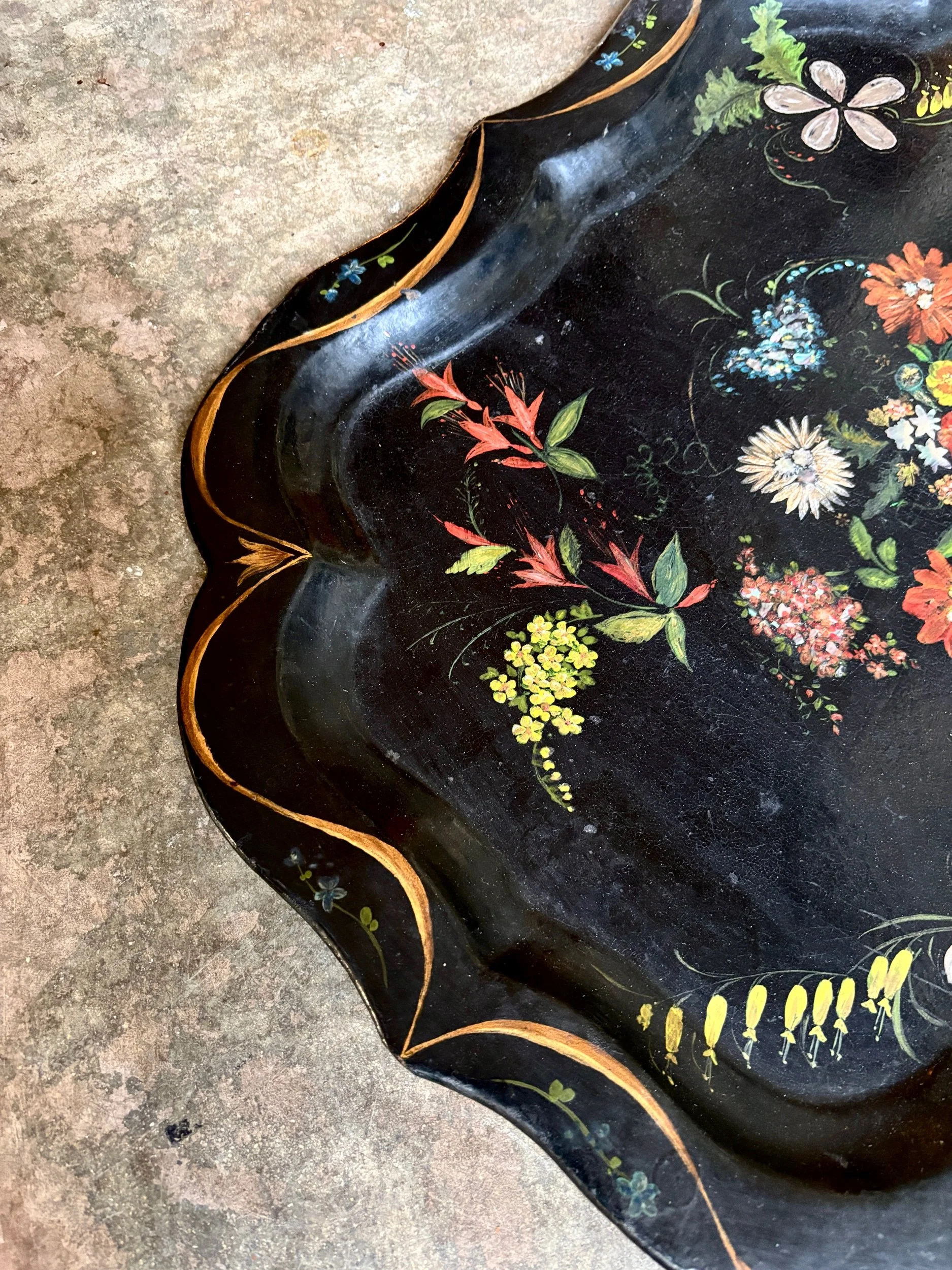 plateau-papier-mache-noir-nacre-napoleon-iii-decoration-vintage-axs-design-paris-france