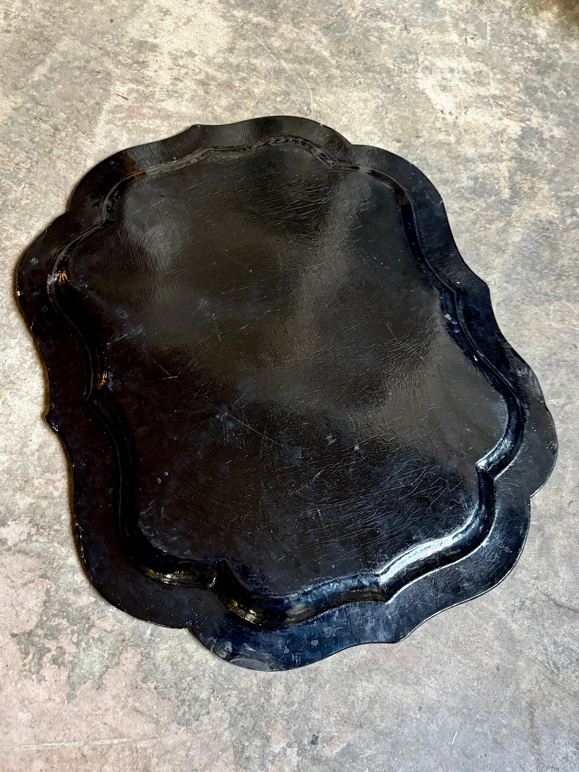 plateau-papier-mache-noir-nacre-napoleon-iii-decoration-vintage-axs-design-paris-france