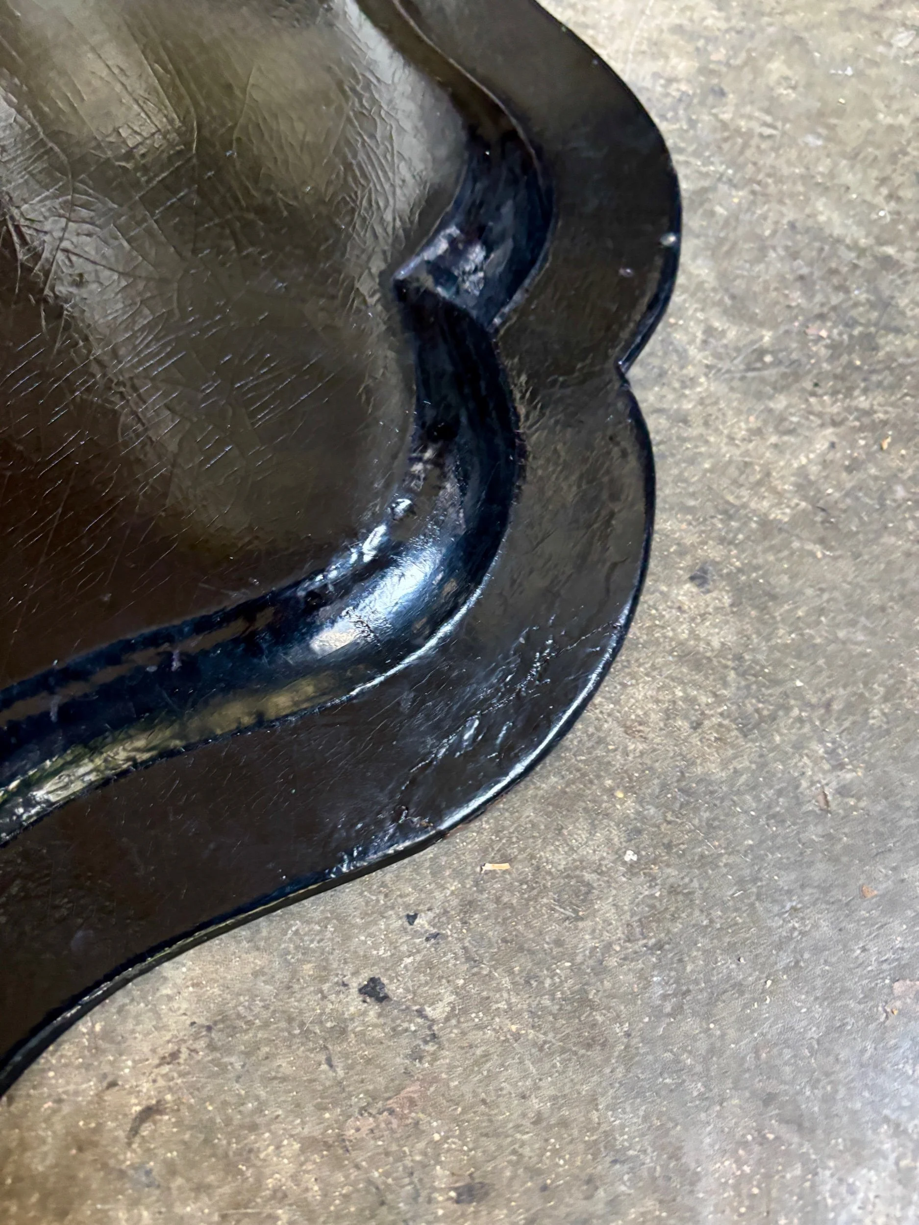 plateau-papier-mache-noir-nacre-napoleon-iii-decoration-vintage-axs-design-paris-france