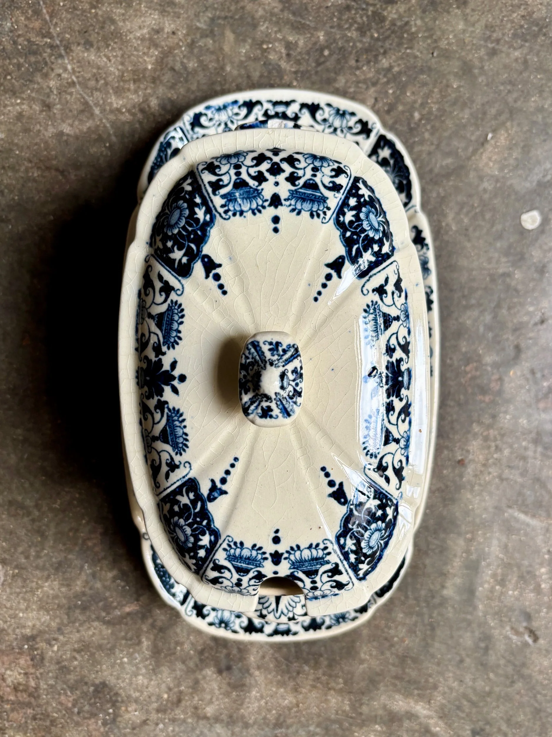 sauciere-couverte-gien-ibis-bleu-terre-de-fer-vaisselle-vintage-axs-design-paris-france