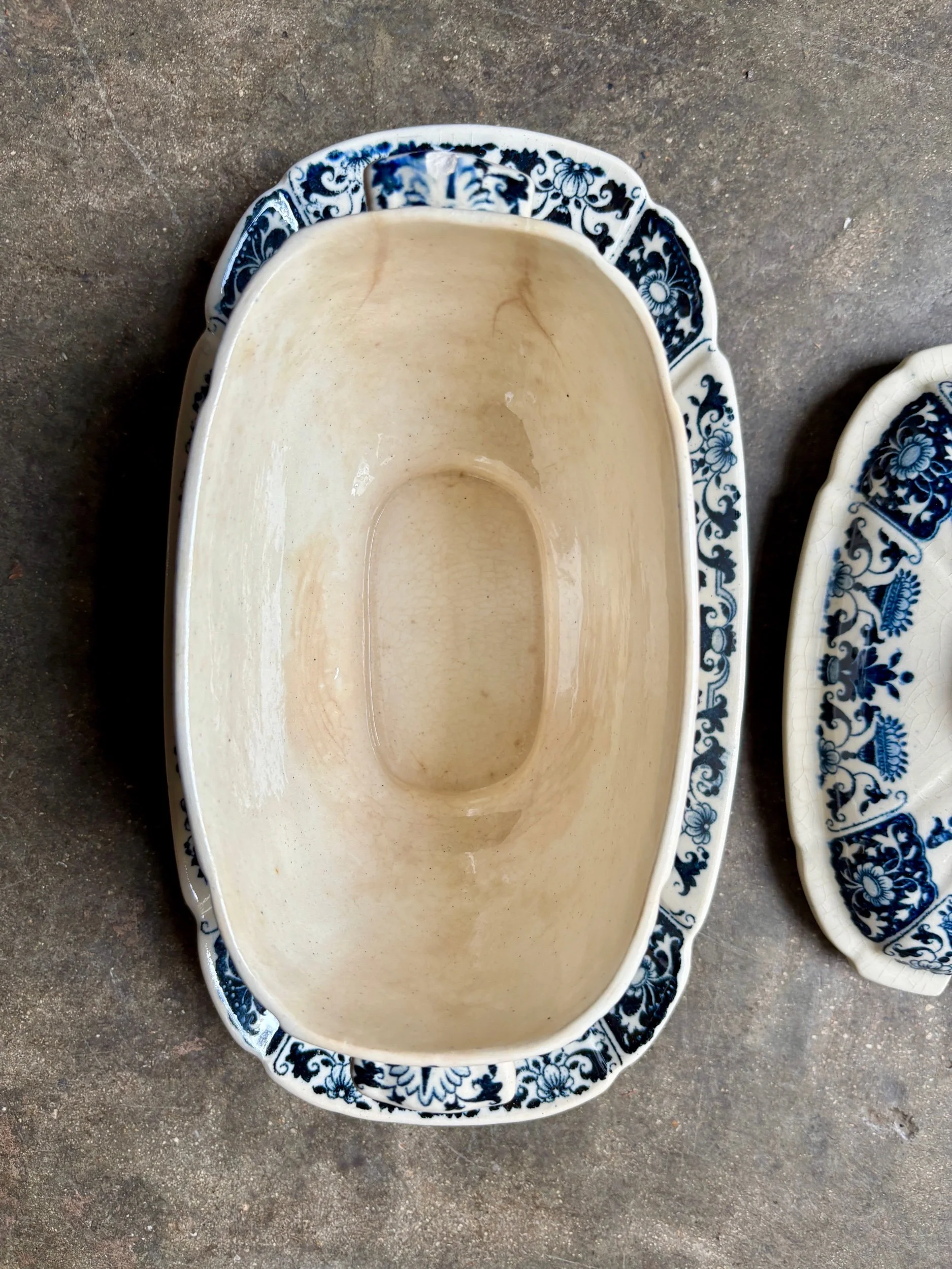 sauciere-couverte-gien-ibis-bleu-terre-de-fer-vaisselle-vintage-axs-design-paris-france