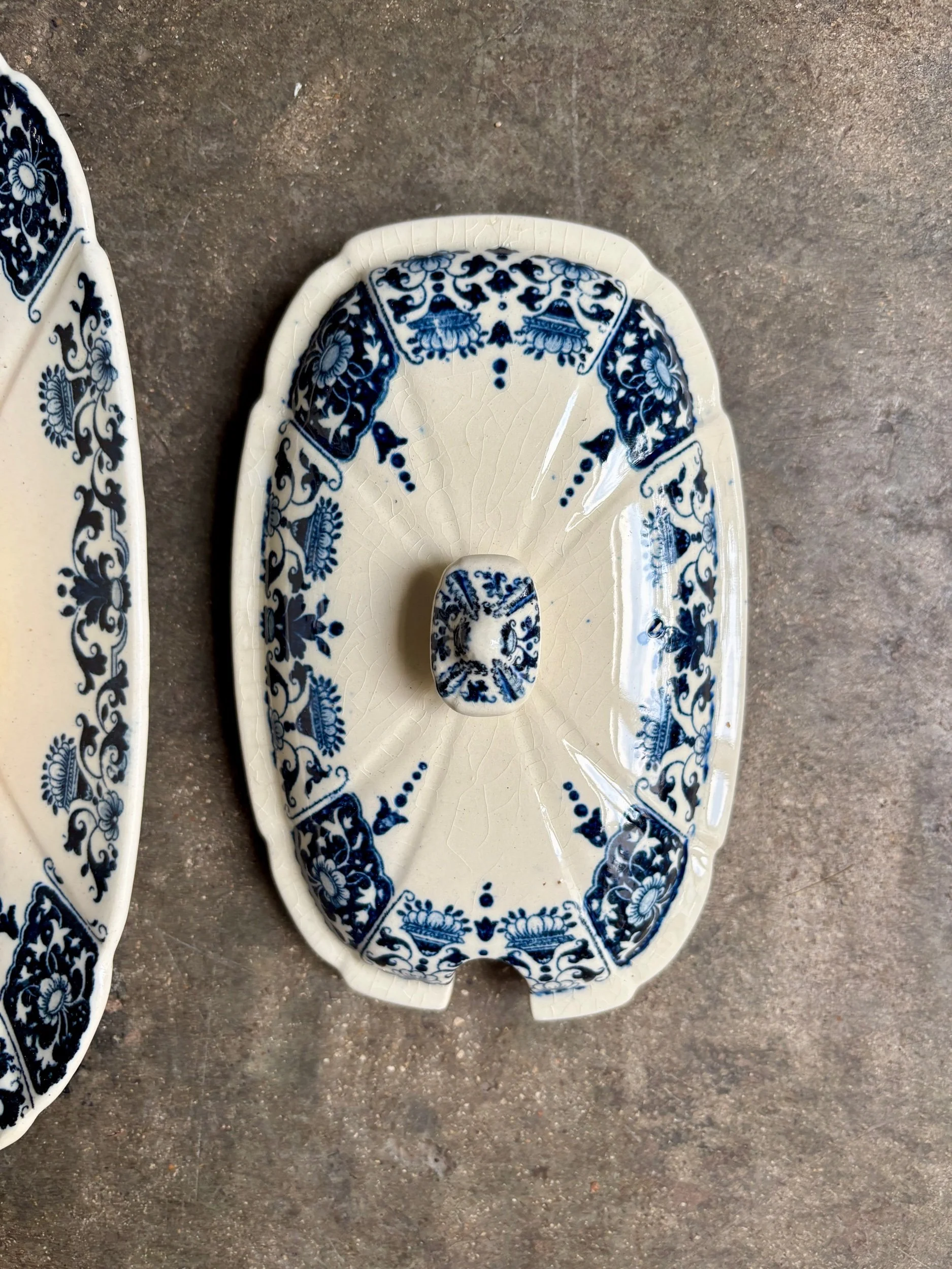 sauciere-couverte-gien-ibis-bleu-terre-de-fer-vaisselle-vintage-axs-design-paris-france