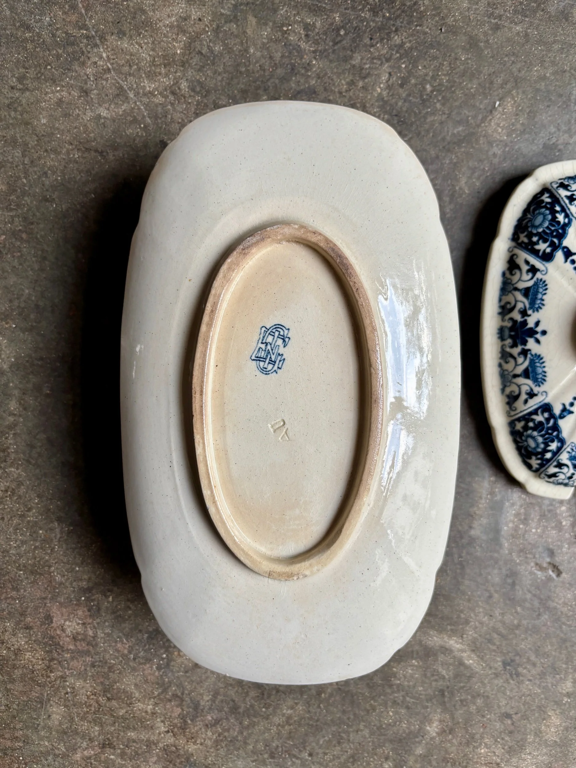 sauciere-couverte-gien-ibis-bleu-terre-de-fer-vaisselle-vintage-axs-design-paris-france