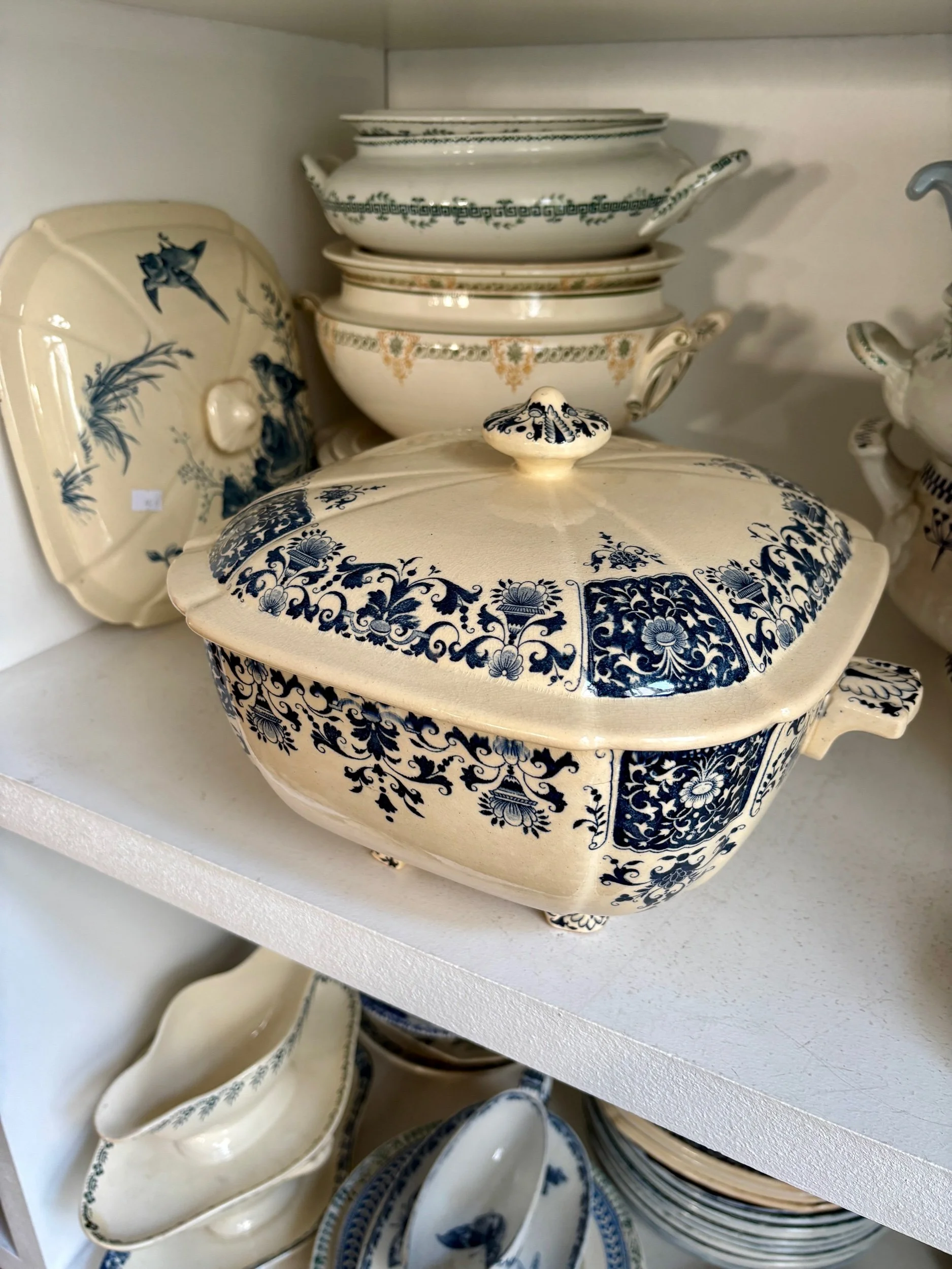 soupiere-gien-ibis-bleu-terre-de-fer-vaisselle-vintage-axs-design-paris-france