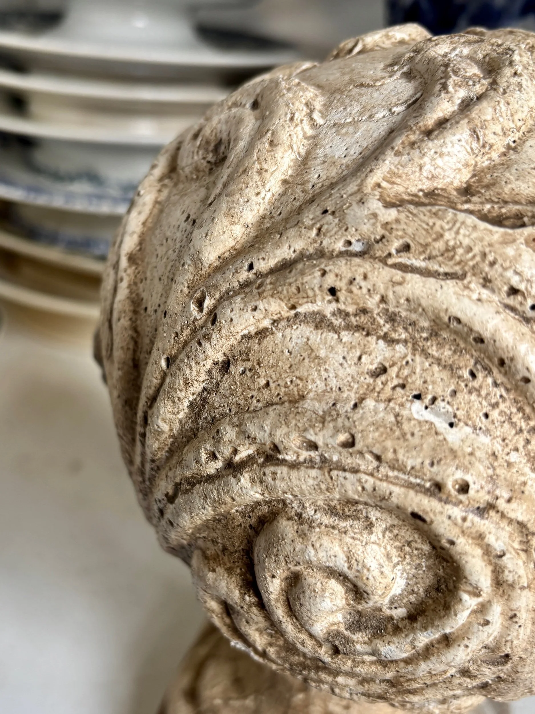 boule-ornement-beton-jardin-hiver-decoration-axs-design-paris-france