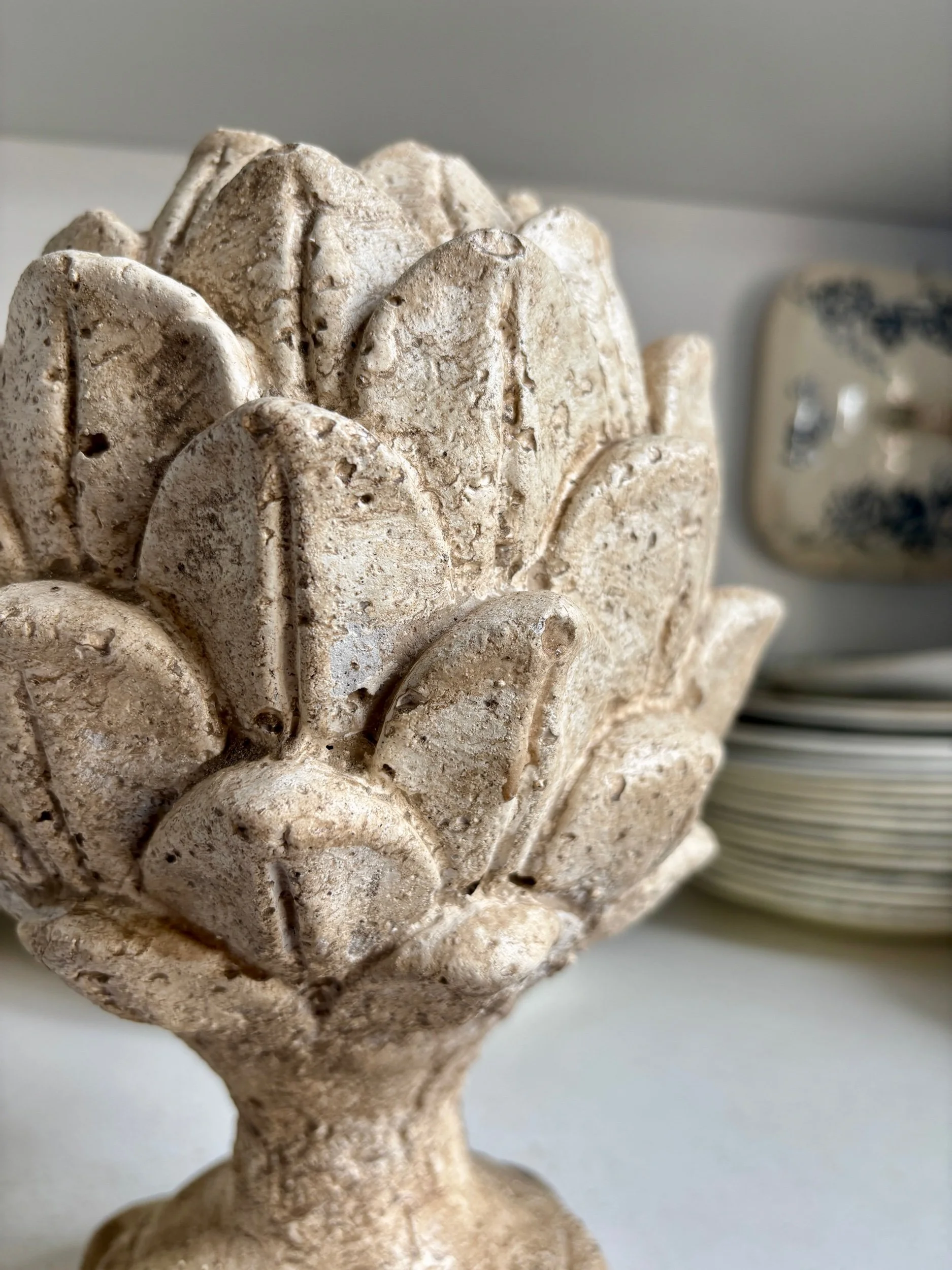 artichaut-ornement-beton-jardin-hiver-decoration-axs-design-paris-france