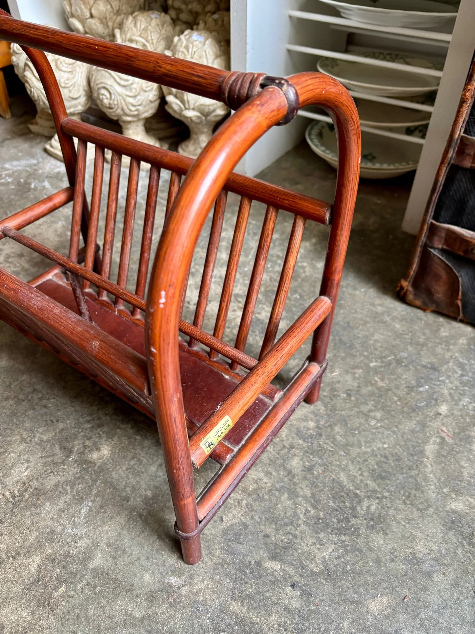 porte-revue-bois-bambou-bois-fonce-rangement-vintage-axs-design-paris-france