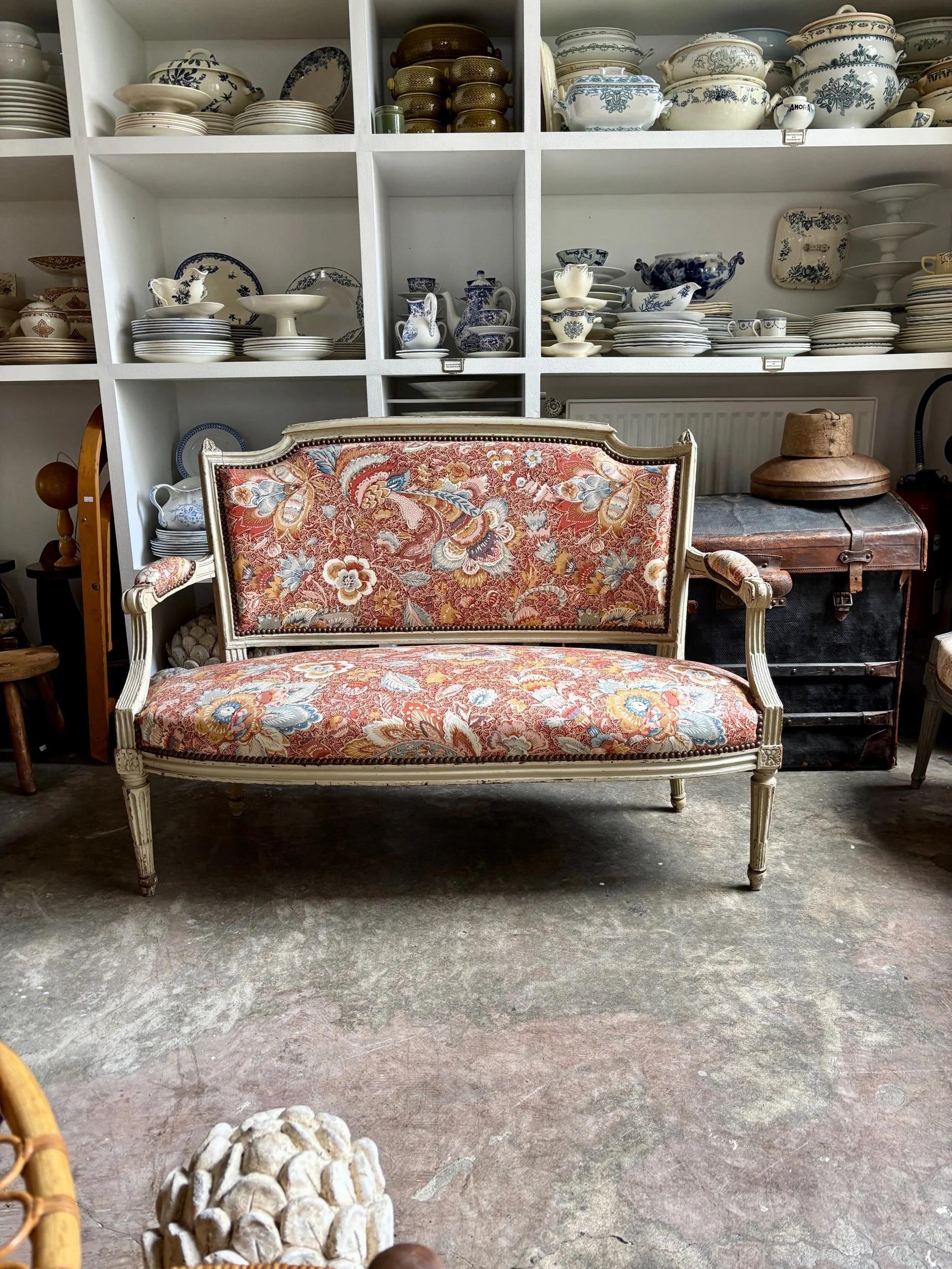 Banquette à la reine d'époque Louis XVI, tissus indienne