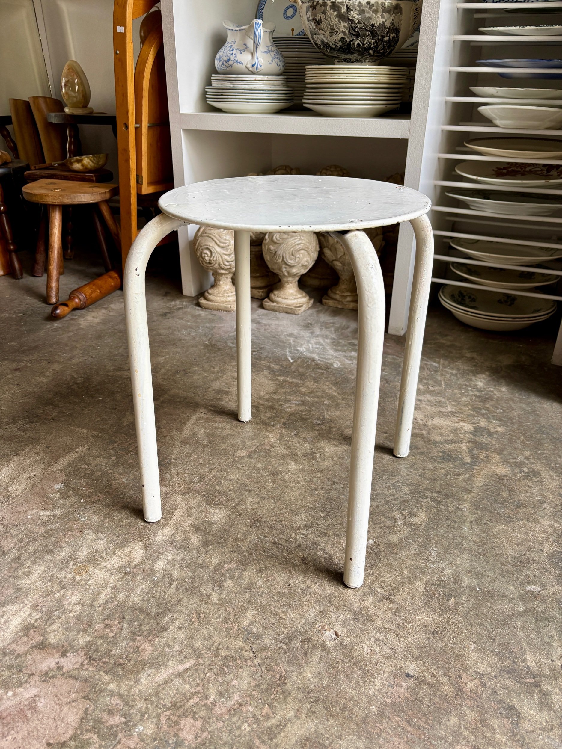 tabouret-metal-blanc-assise-vintage-axs-design-paris-france