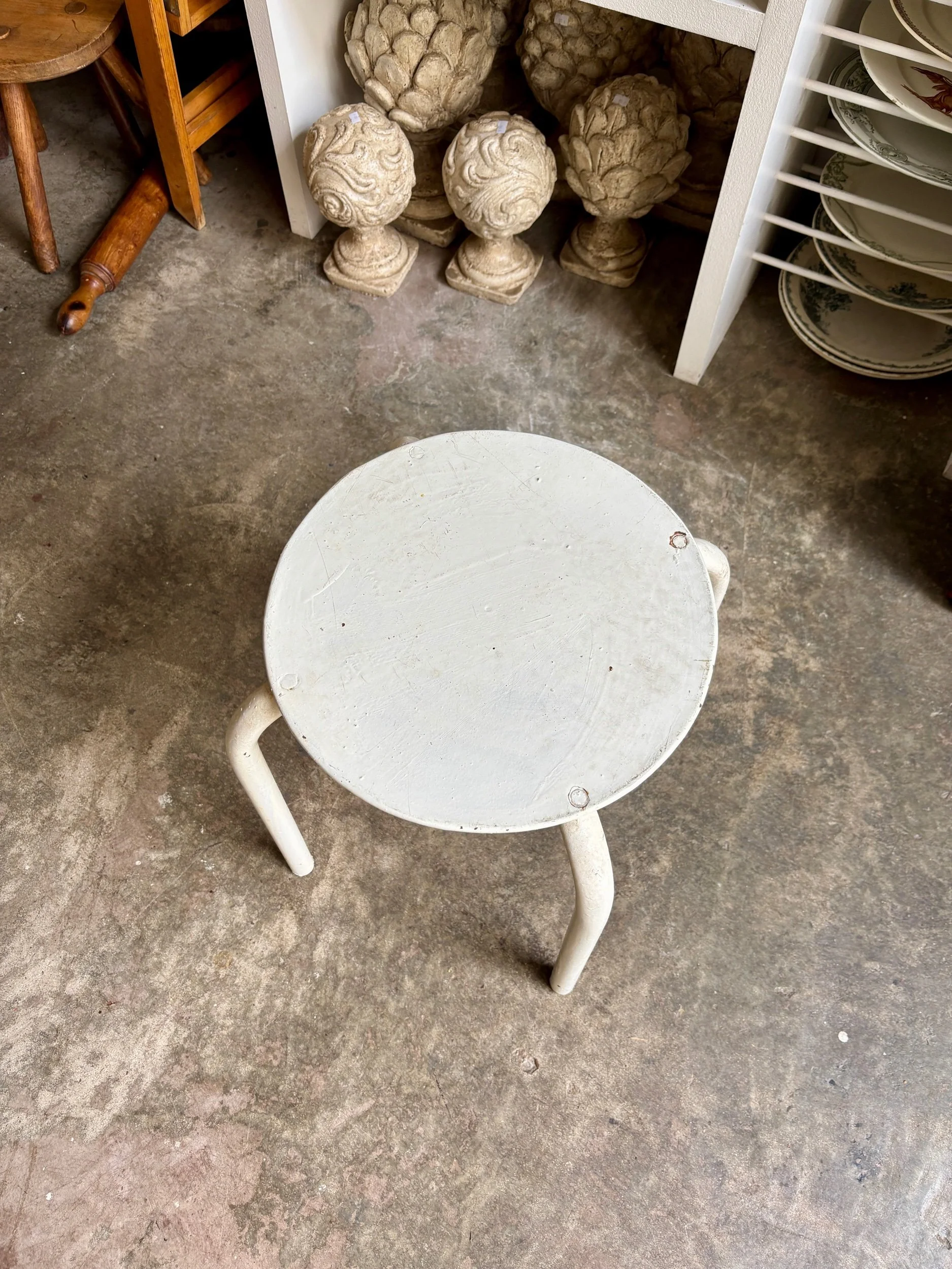 tabouret-metal-blanc-assise-vintage-axs-design-paris-france
