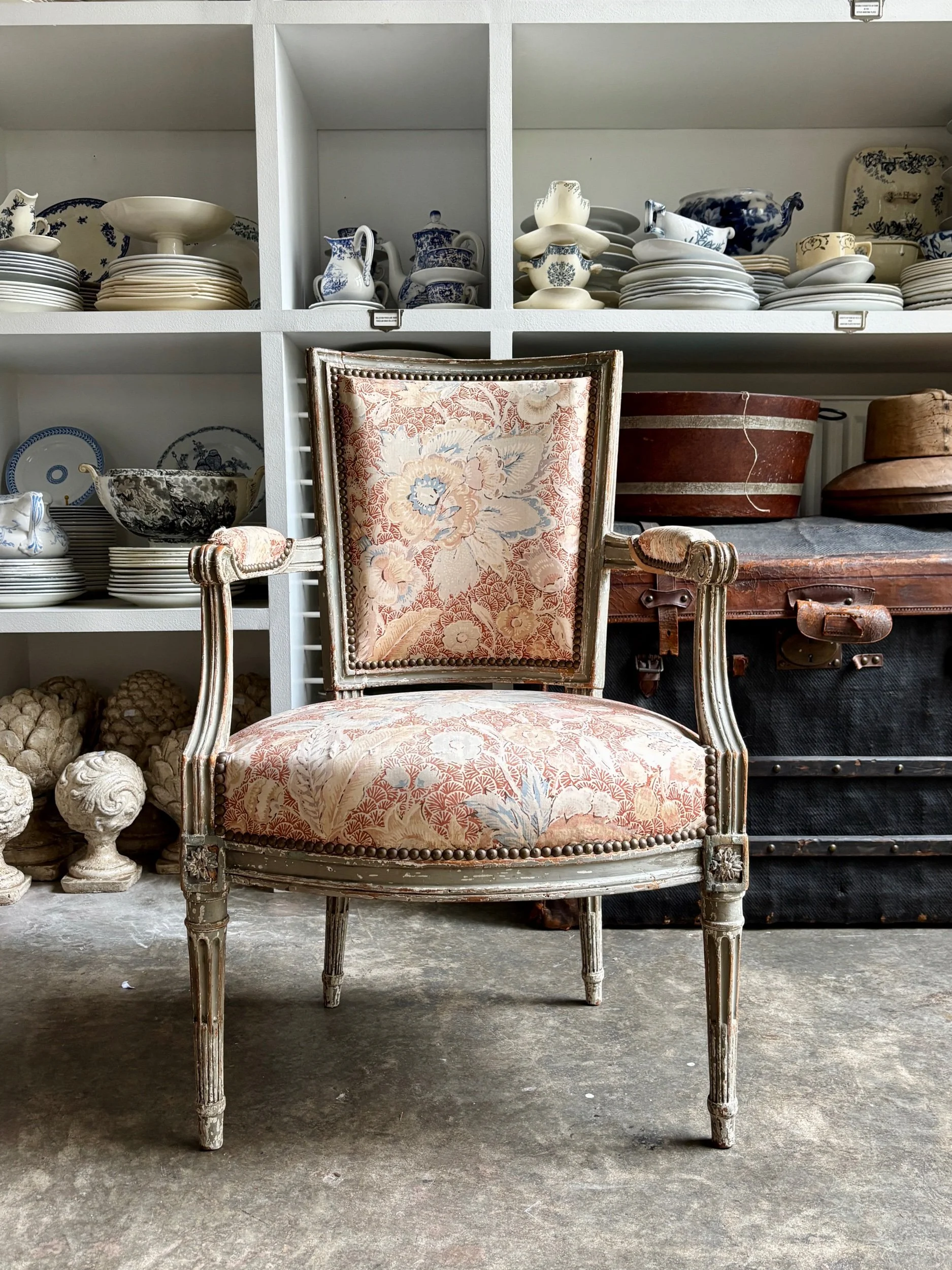 fauteuil-louis-xvi-coton-indienne-assise-classique-vintage-axs-design-paris-france