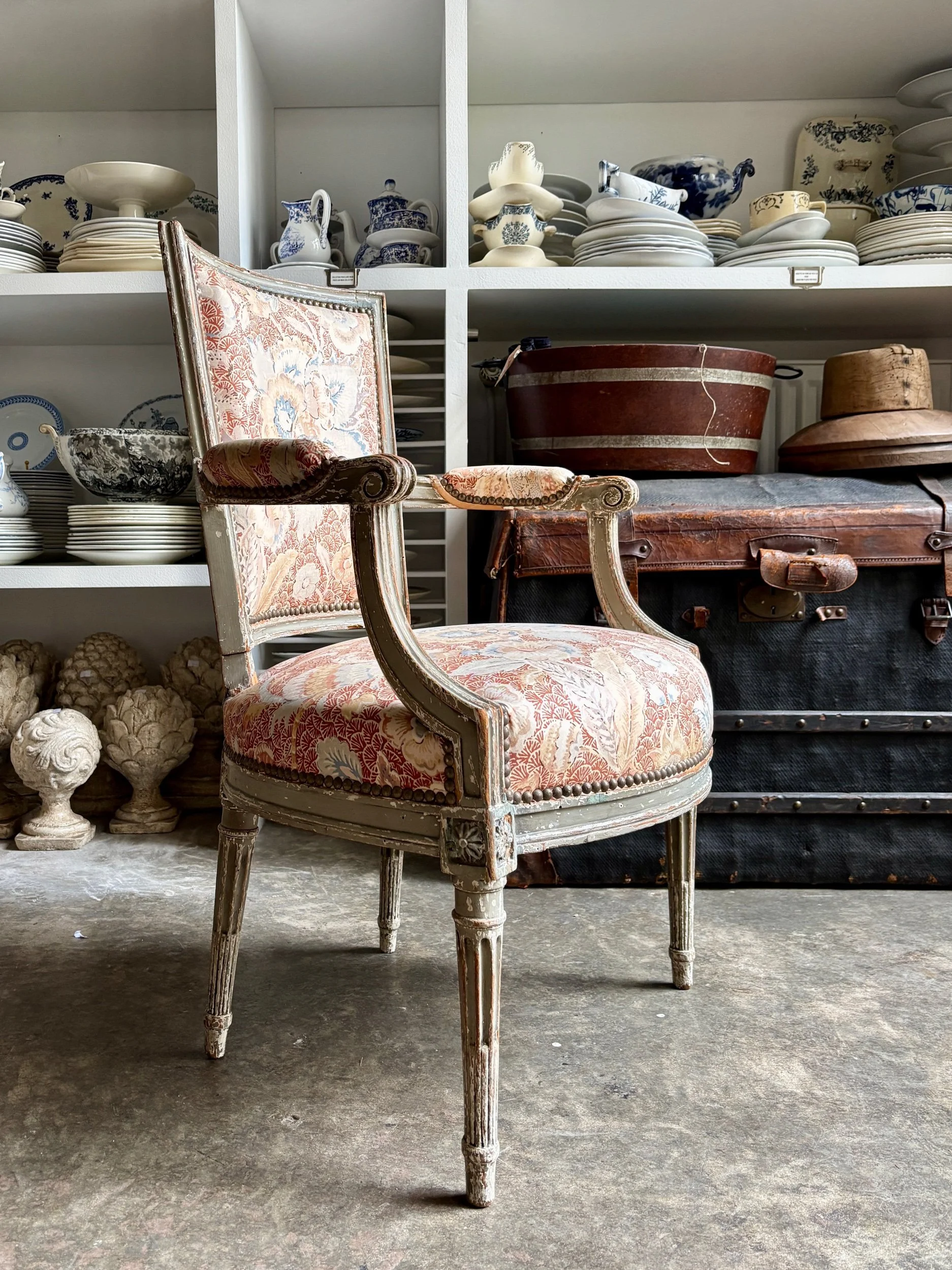 fauteuil-louis-xvi-coton-indienne-assise-classique-vintage-axs-design-paris-france