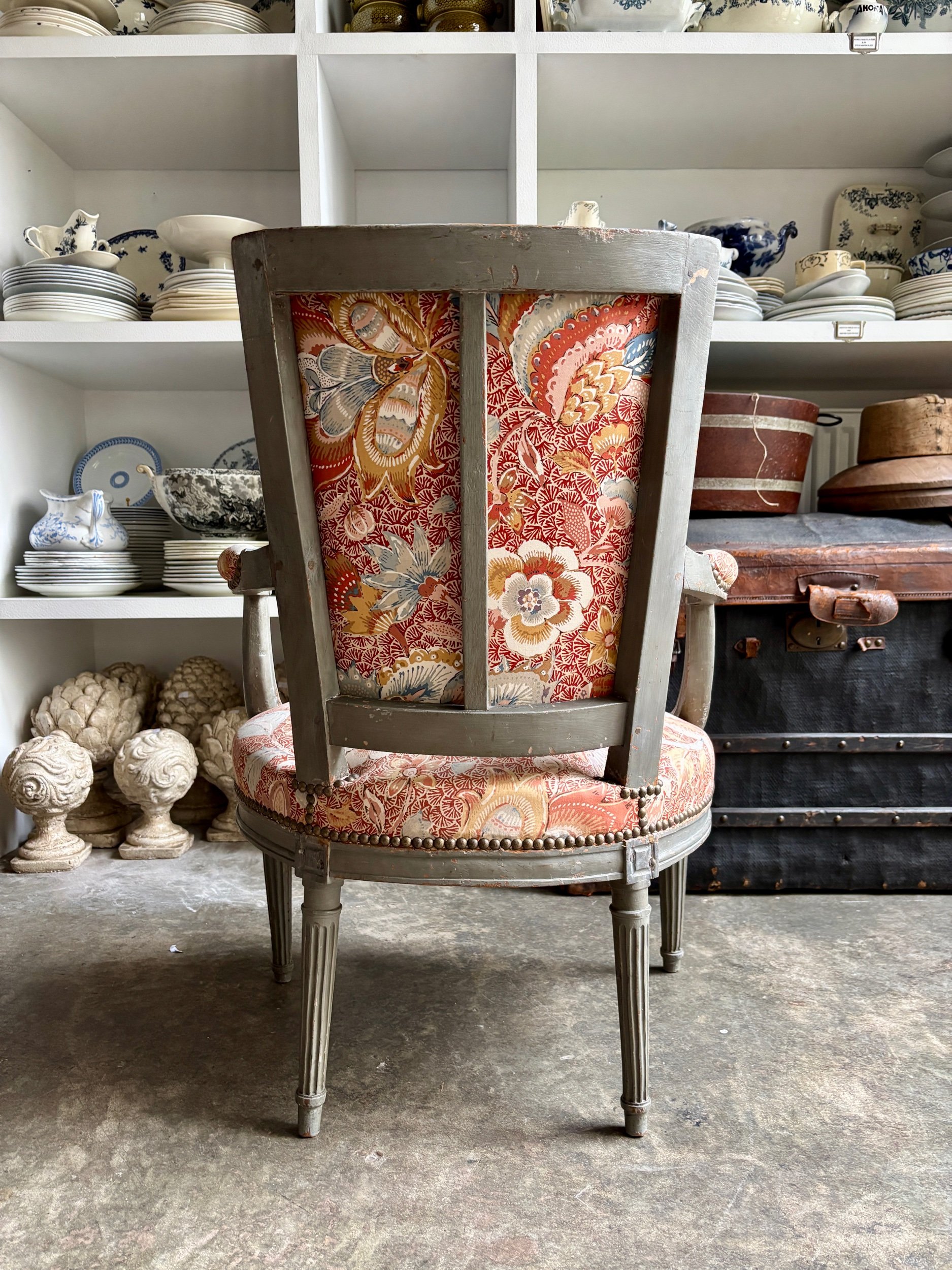 fauteuil-louis-xvi-2-coton-indienne-assise-classique-vintage-axs-design-paris-france