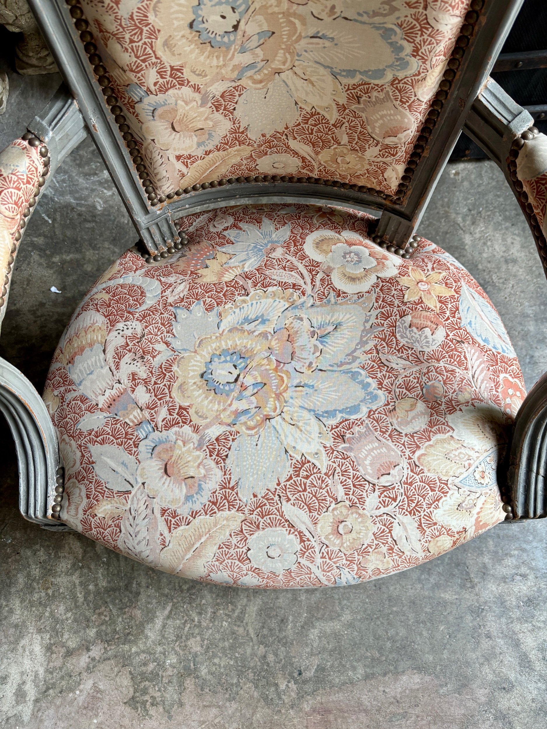 fauteuil-louis-xvi-2-coton-indienne-assise-classique-vintage-axs-design-paris-france