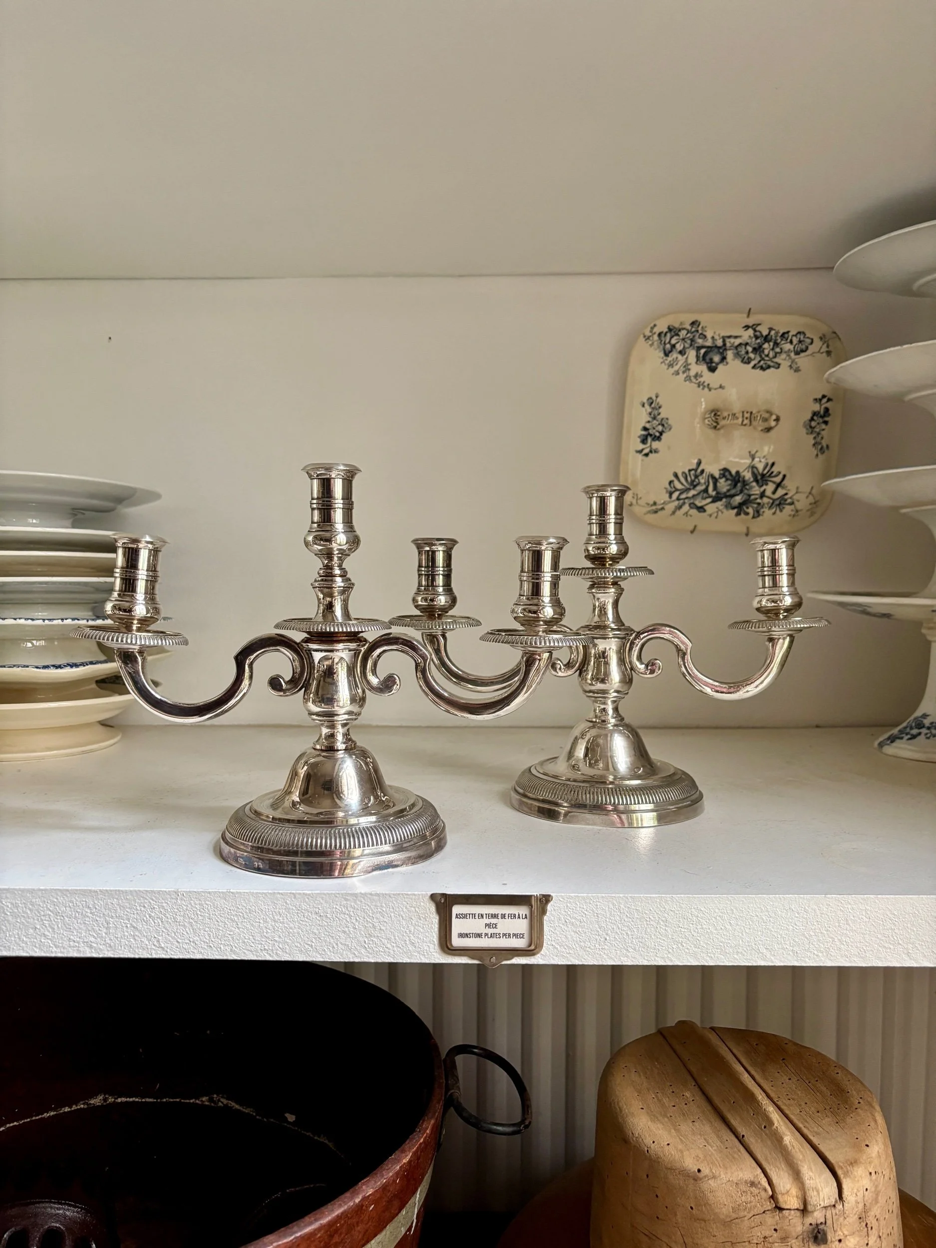 paire-chandeliers-metal-argente-decoration-vintage-axs-design-paris-france
