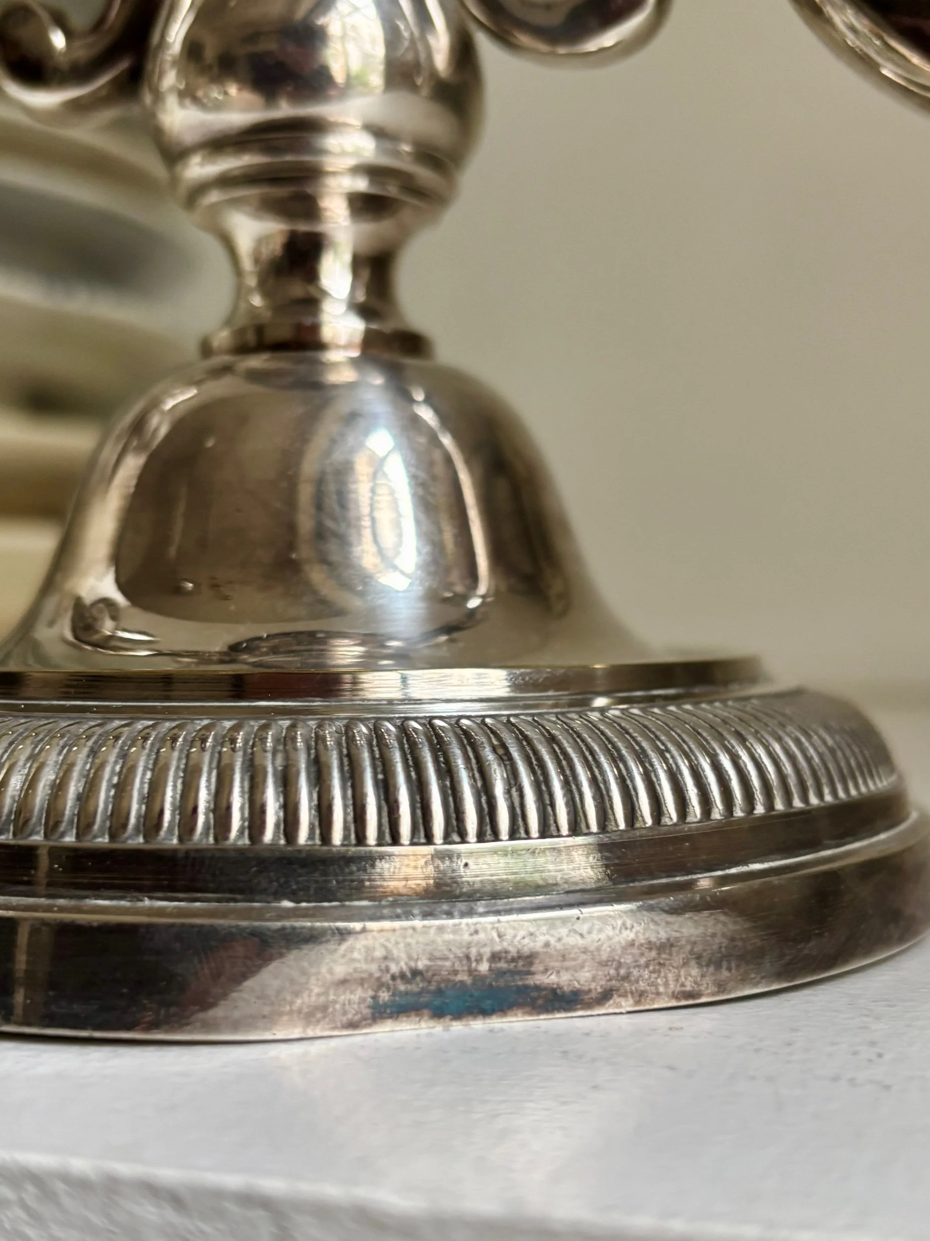 paire-chandeliers-metal-argente-decoration-vintage-axs-design-paris-france