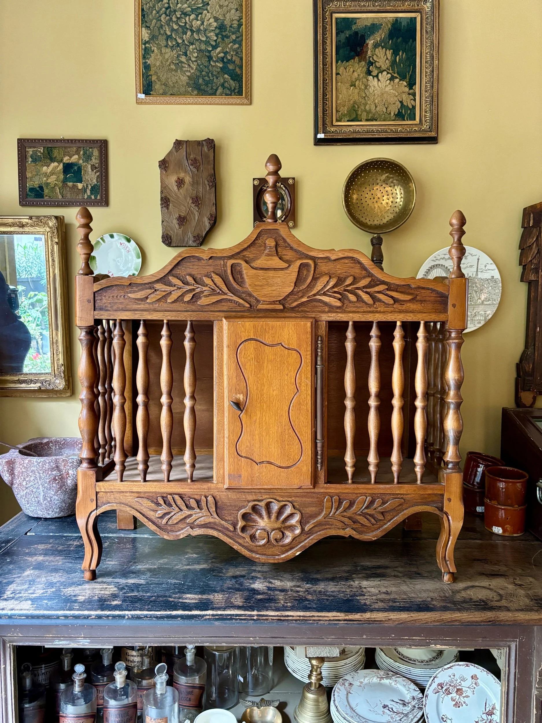 panetiere-provencale-bois-mobilier-regional-meuble-vintage-axs-design-paris-france