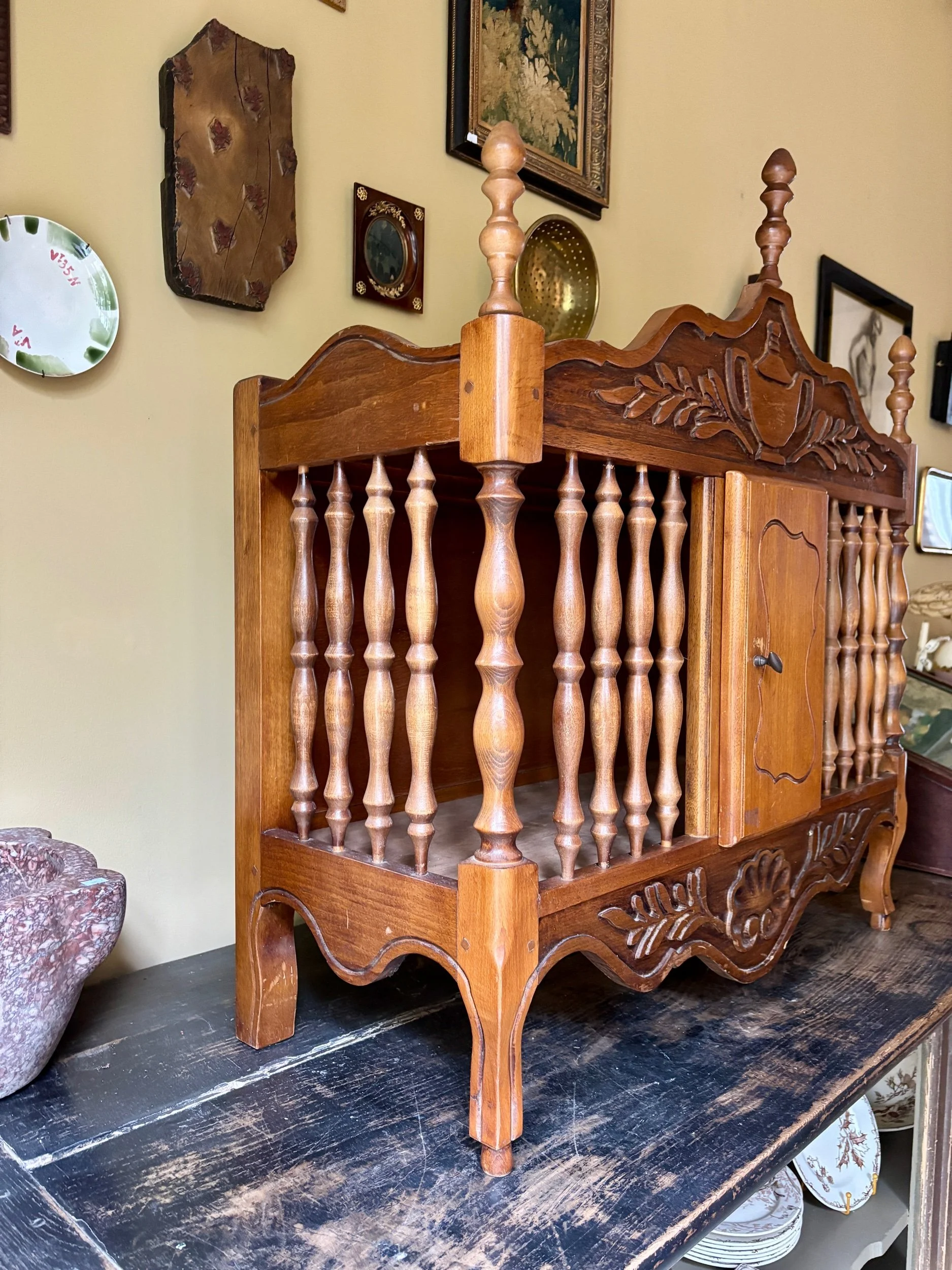 panetiere-provencale-bois-mobilier-regional-meuble-vintage-axs-design-paris-france