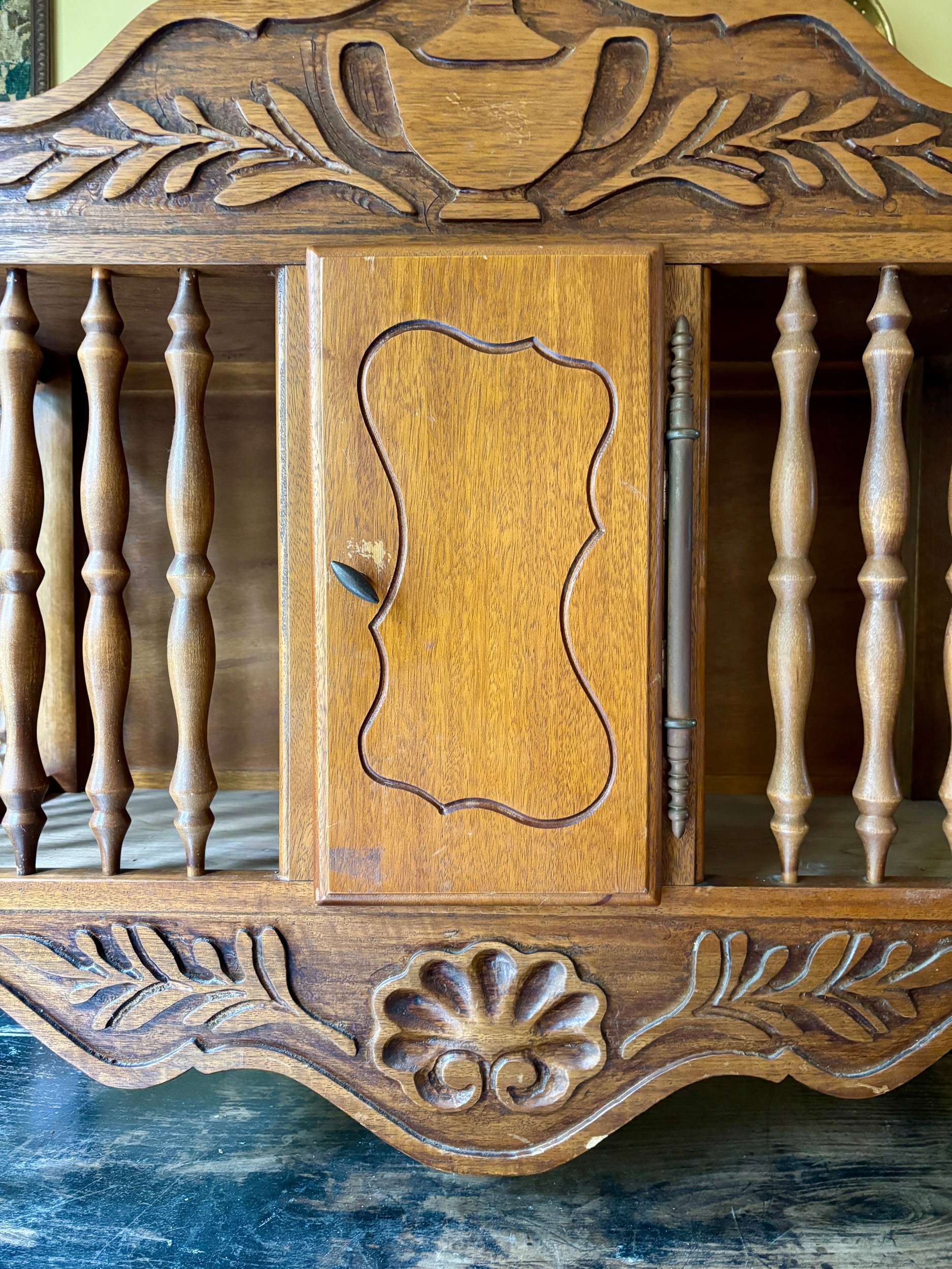 panetiere-provencale-bois-mobilier-regional-meuble-vintage-axs-design-paris-france
