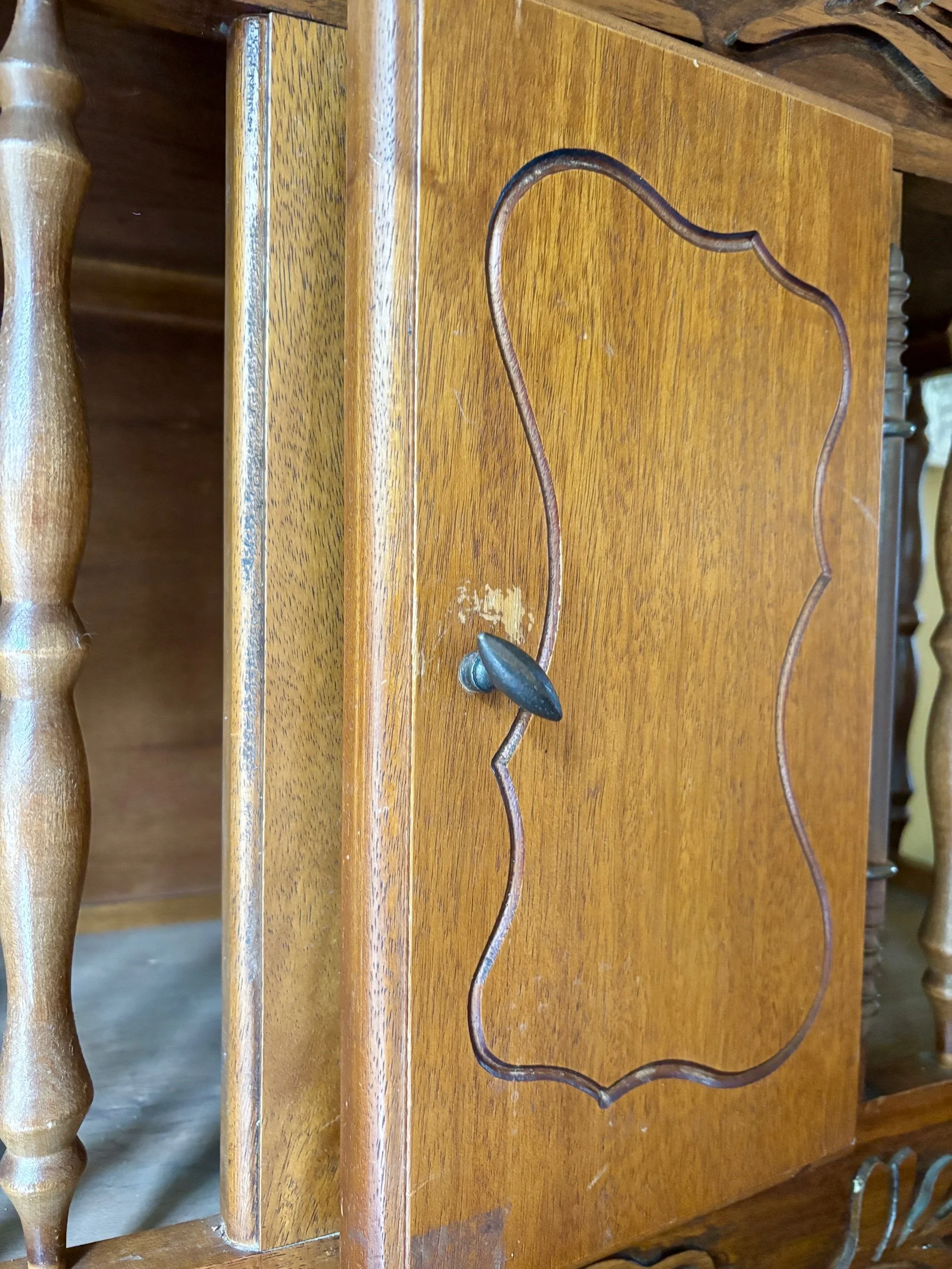 panetiere-provencale-bois-mobilier-regional-meuble-vintage-axs-design-paris-france